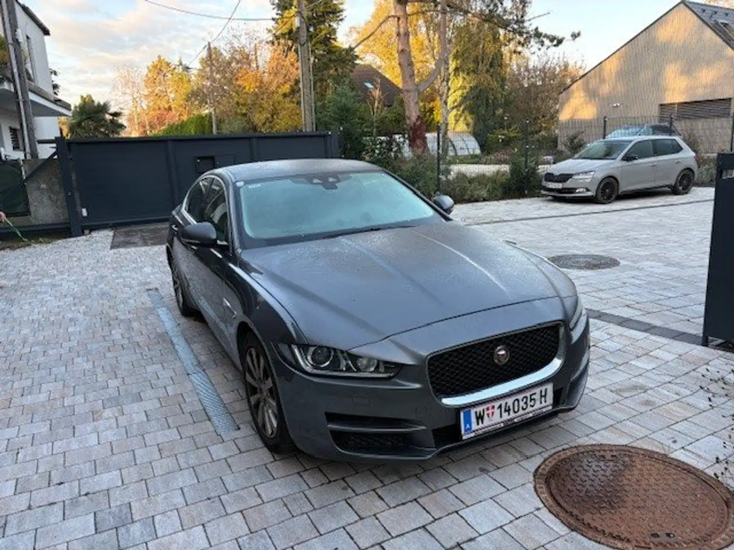 Jaguar XE XE 20d Prestige Aut. Prestige Grau - 1