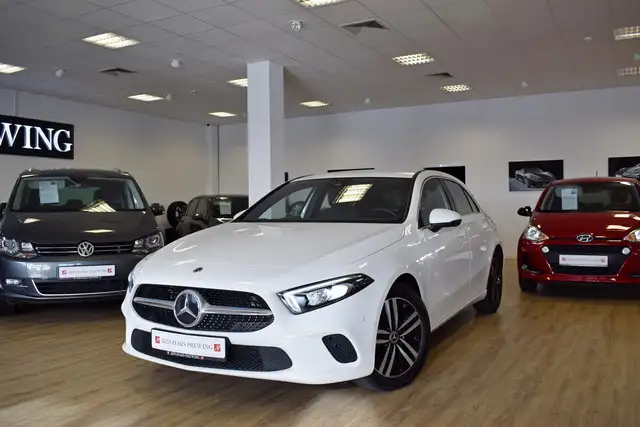 Mercedes-Benz A 200 MBUX HIGH END/LED/AMBIENTE/MB SCHECKH.