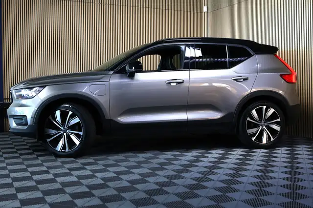 Volvo XC40 view 4