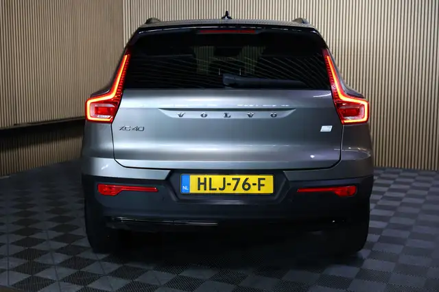 Volvo XC40 view 10