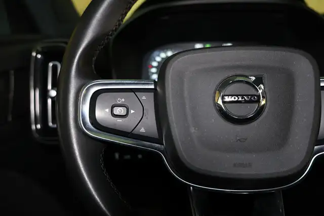 Volvo XC40 view 19