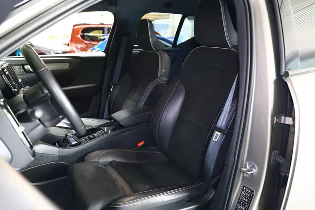 Volvo XC40 view 13