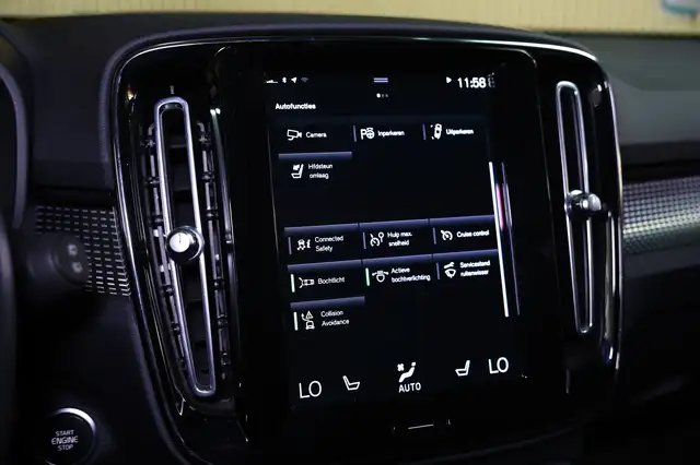 Volvo XC40 view 24