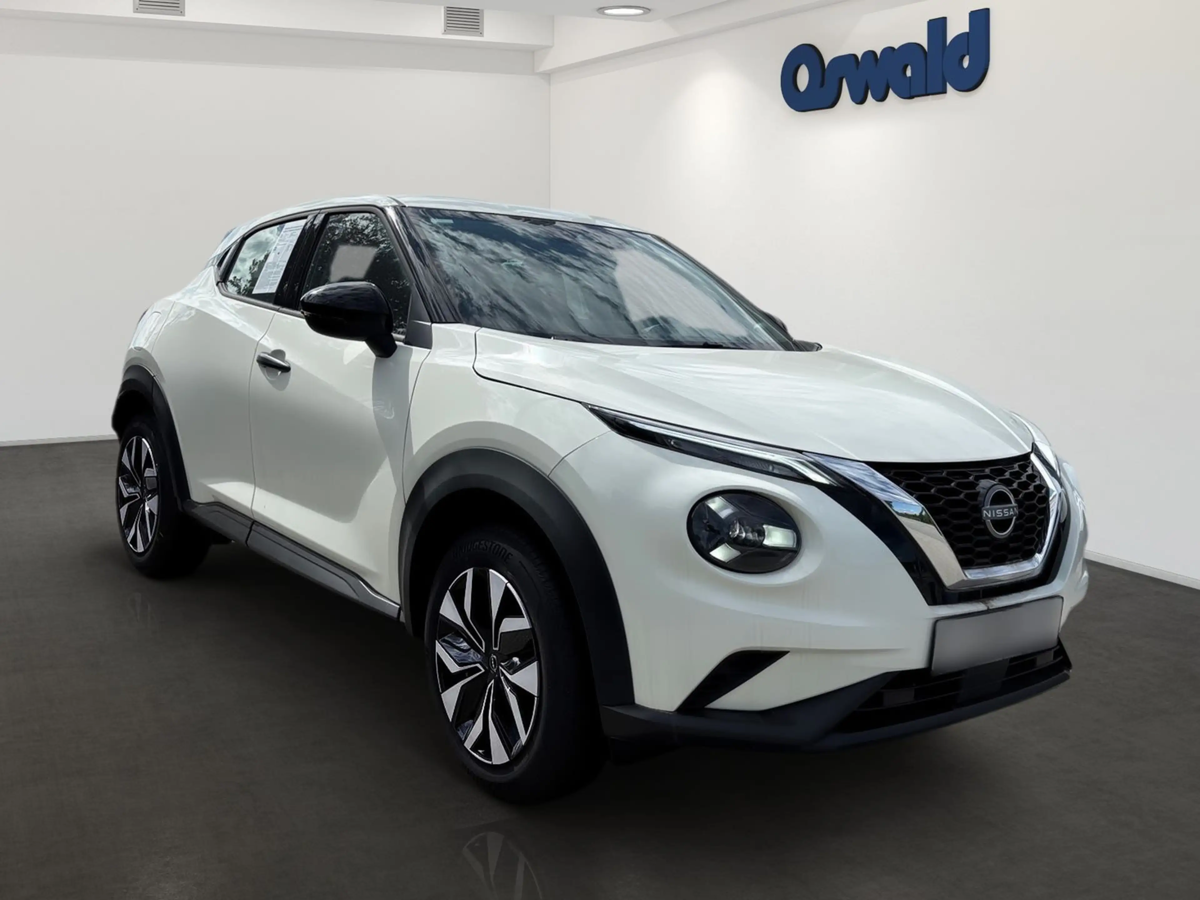 Nissan Juke 1.0 DIG-T MT Schaltgetriebe - Acenta — photo 2