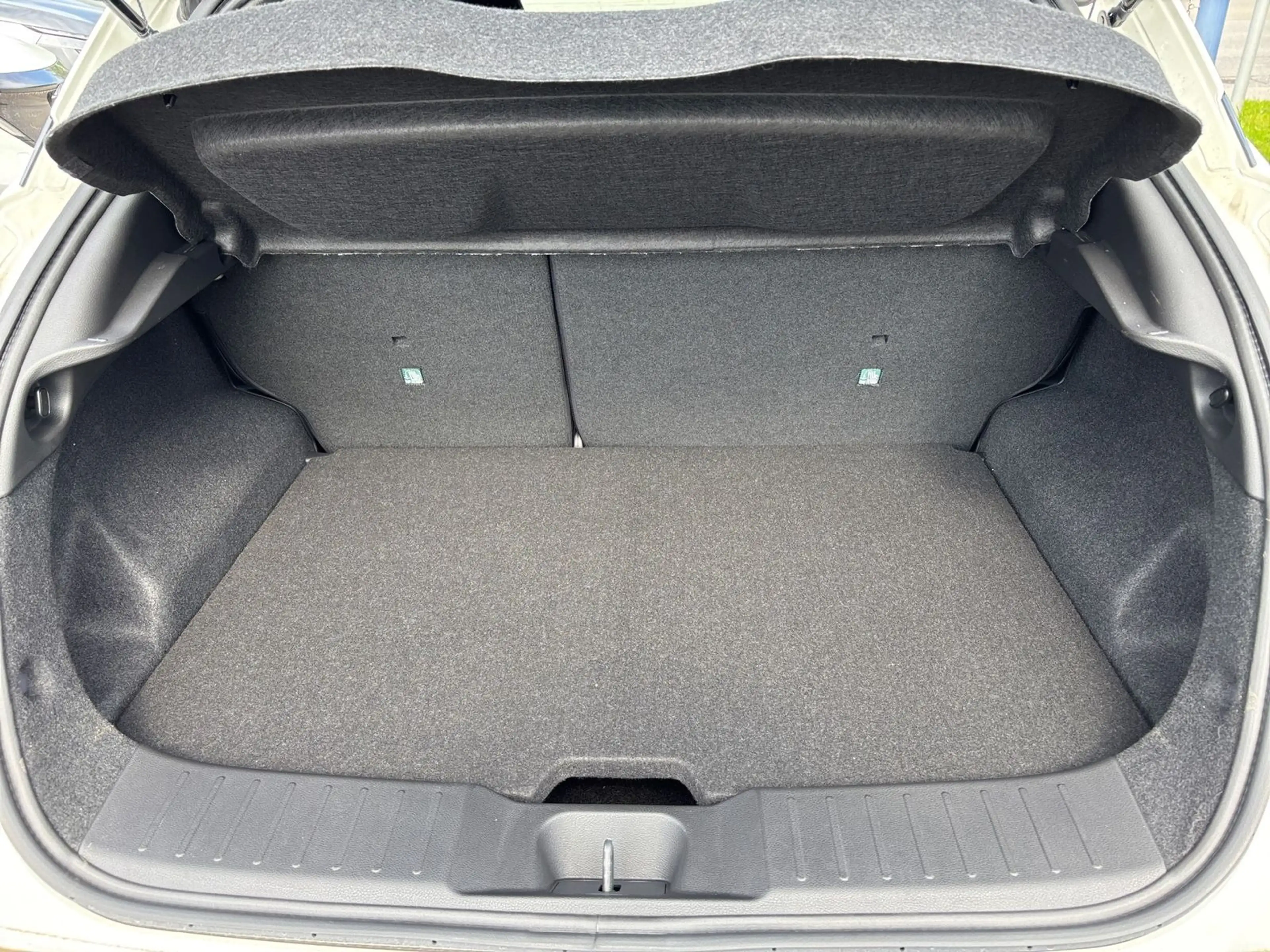 Nissan Juke 1.0 DIG-T MT Schaltgetriebe - Acenta — photo 12