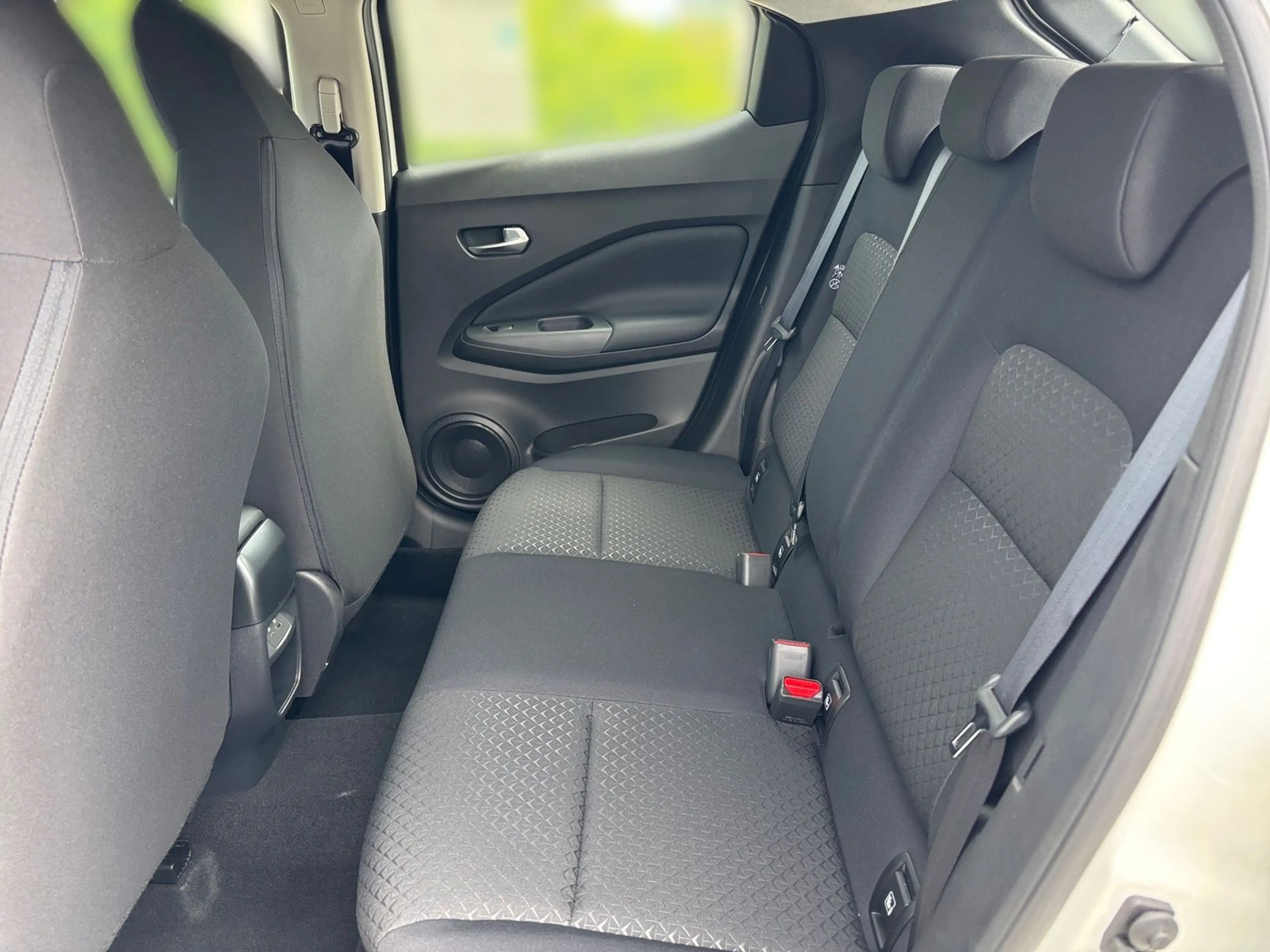 Nissan Juke 1.0 DIG-T MT Schaltgetriebe - Acenta — photo 11
