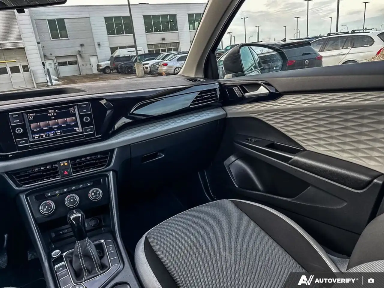 Volkswagen Taos снимка Volkswagen Taos