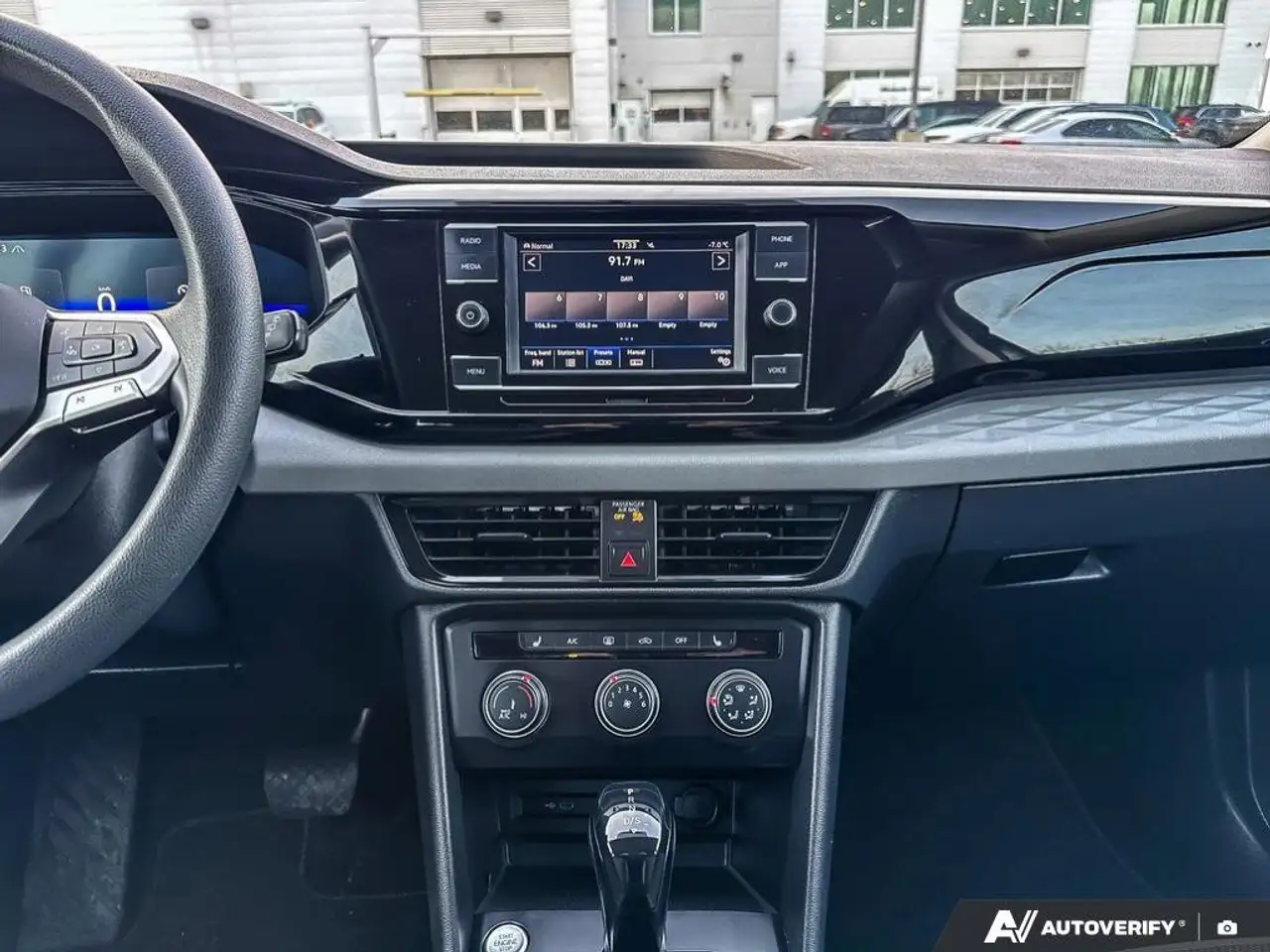 Volkswagen Taos снимка Volkswagen Taos