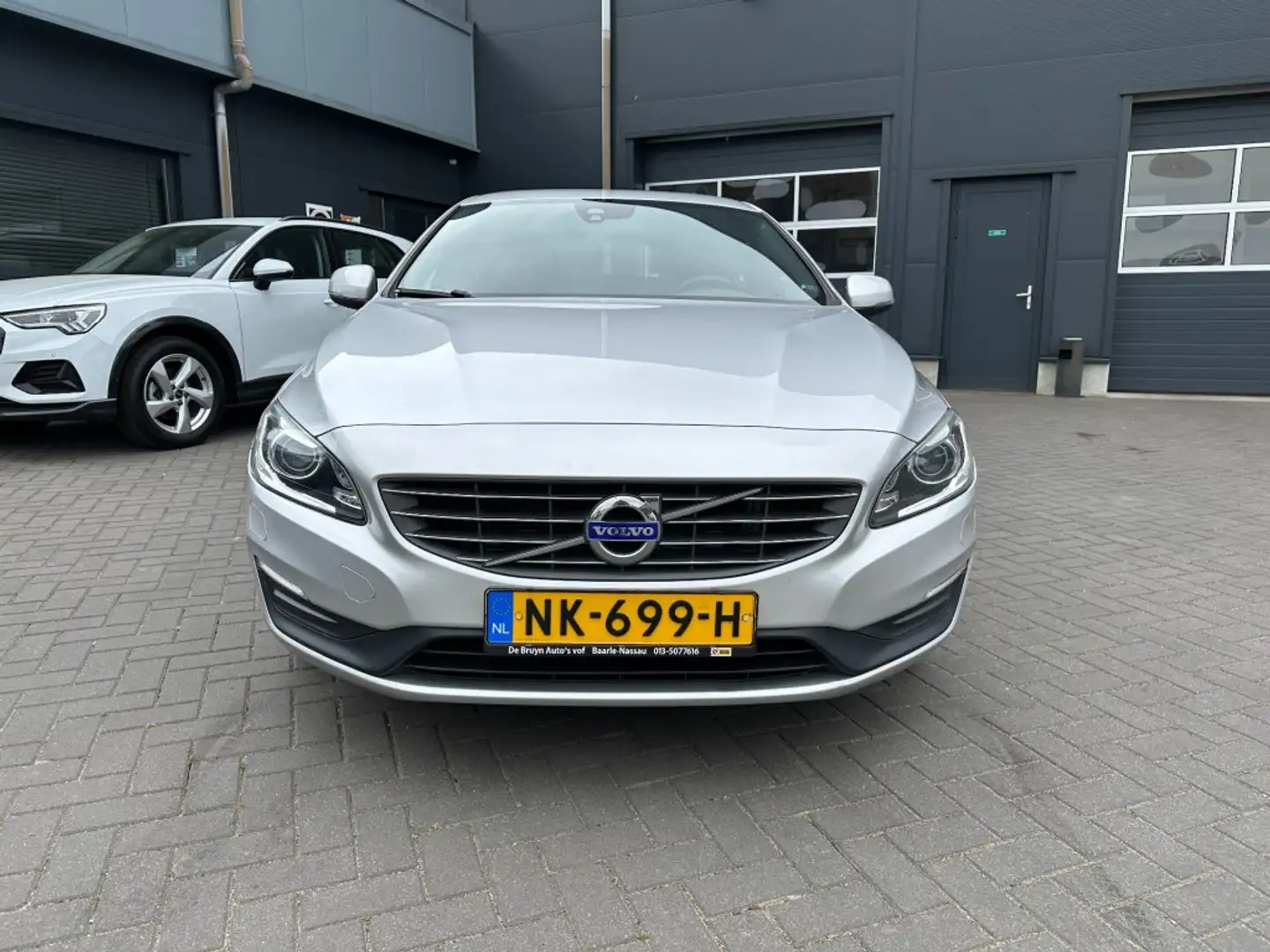 Volvo V60 V60 1.5 T2 Nordic Aut.Navigatie stoelverwarming Gris - 2