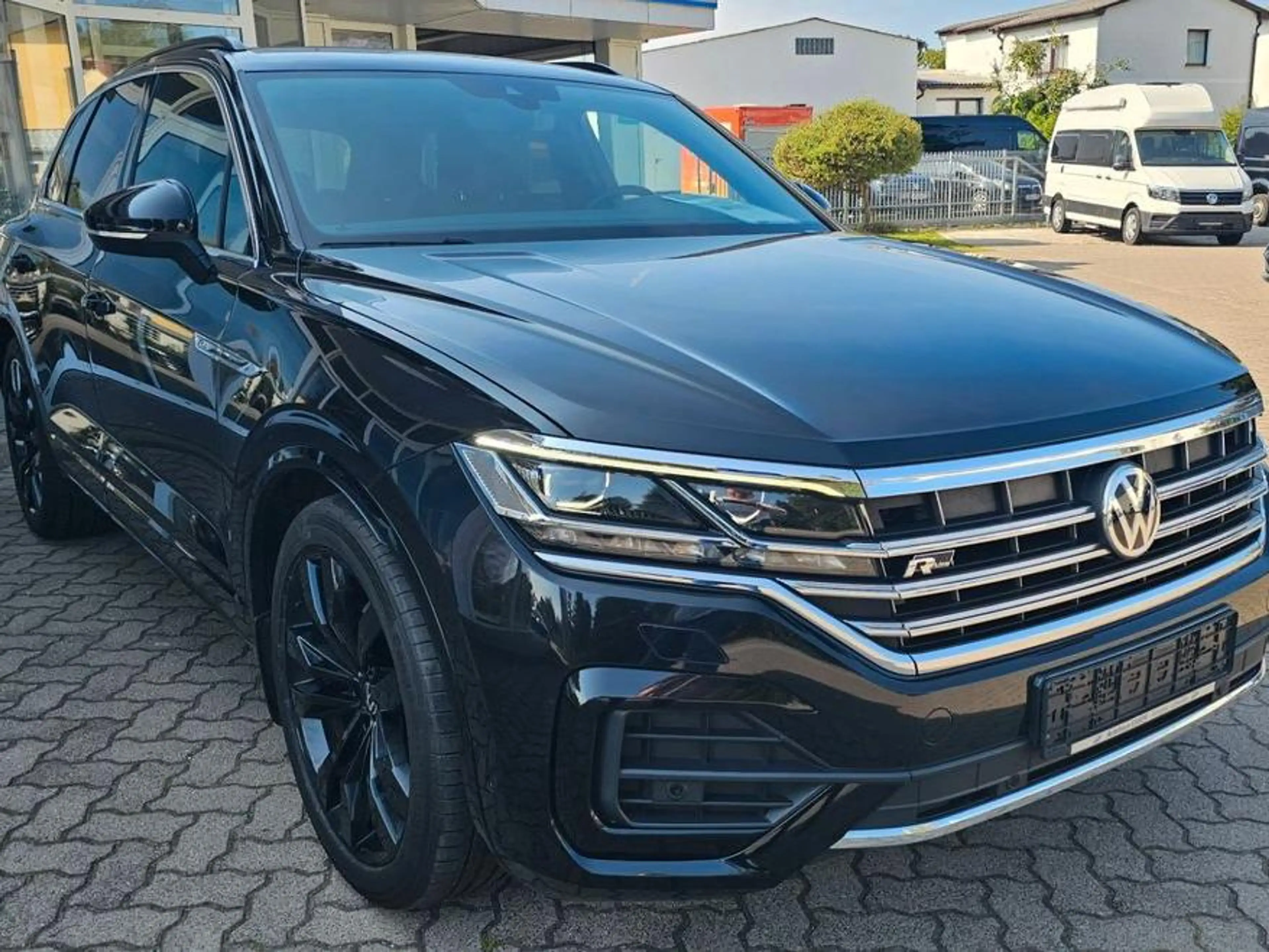 Volkswagen Touareg R-Line 4Motion — photo 6