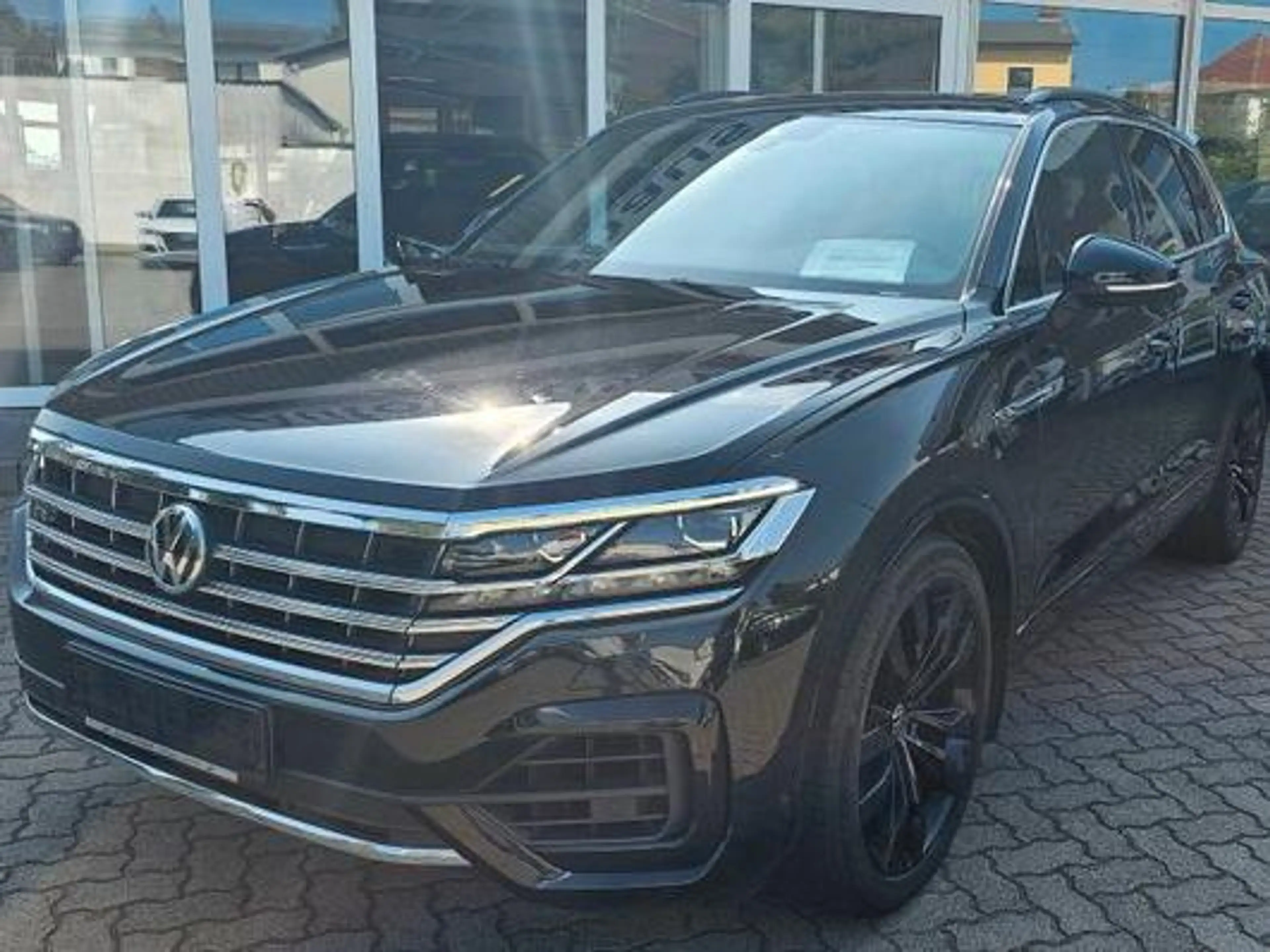 Volkswagen Touareg R-Line 4Motion — photo 7