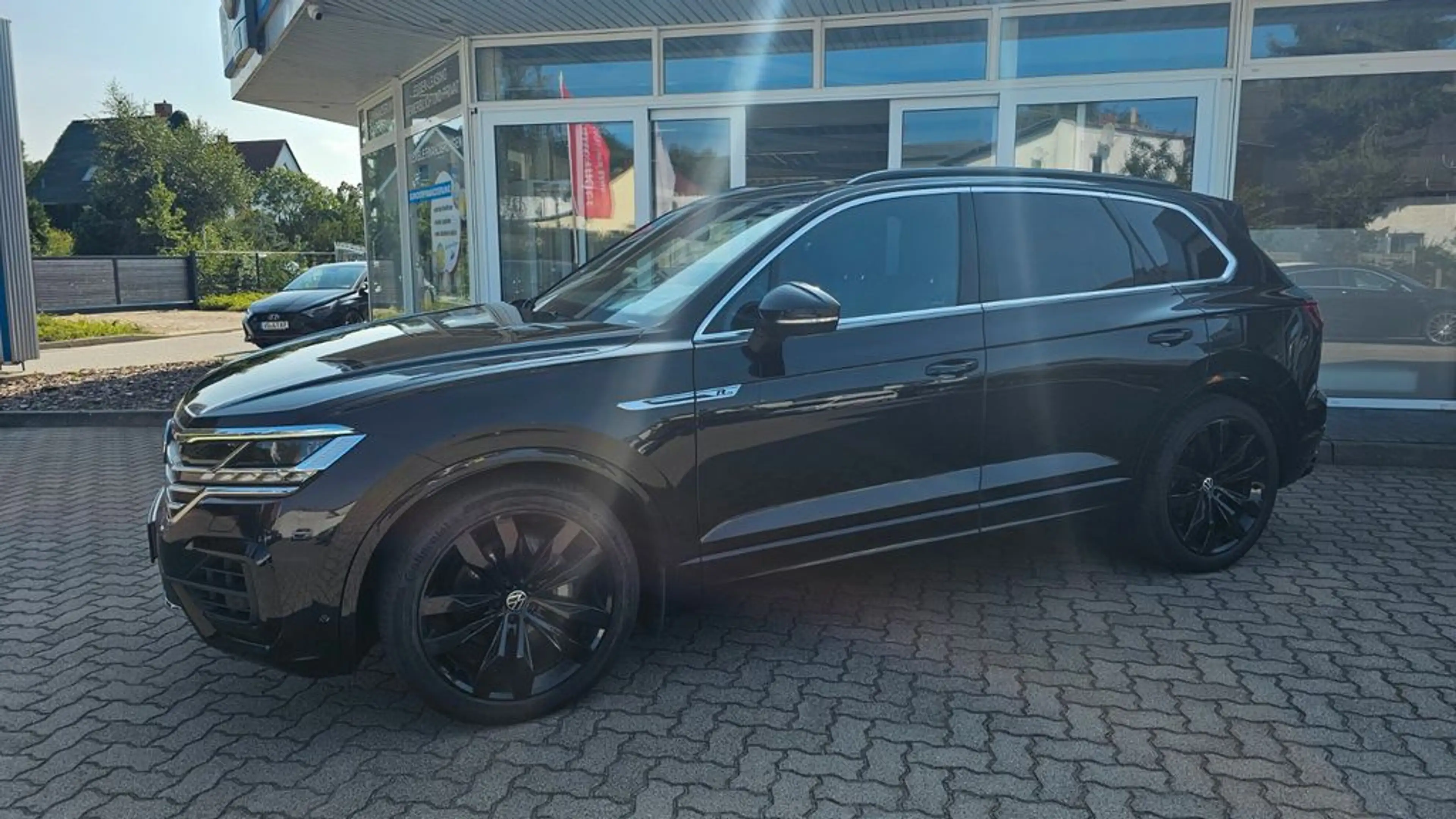 Volkswagen Touareg R-Line 4Motion — photo 4