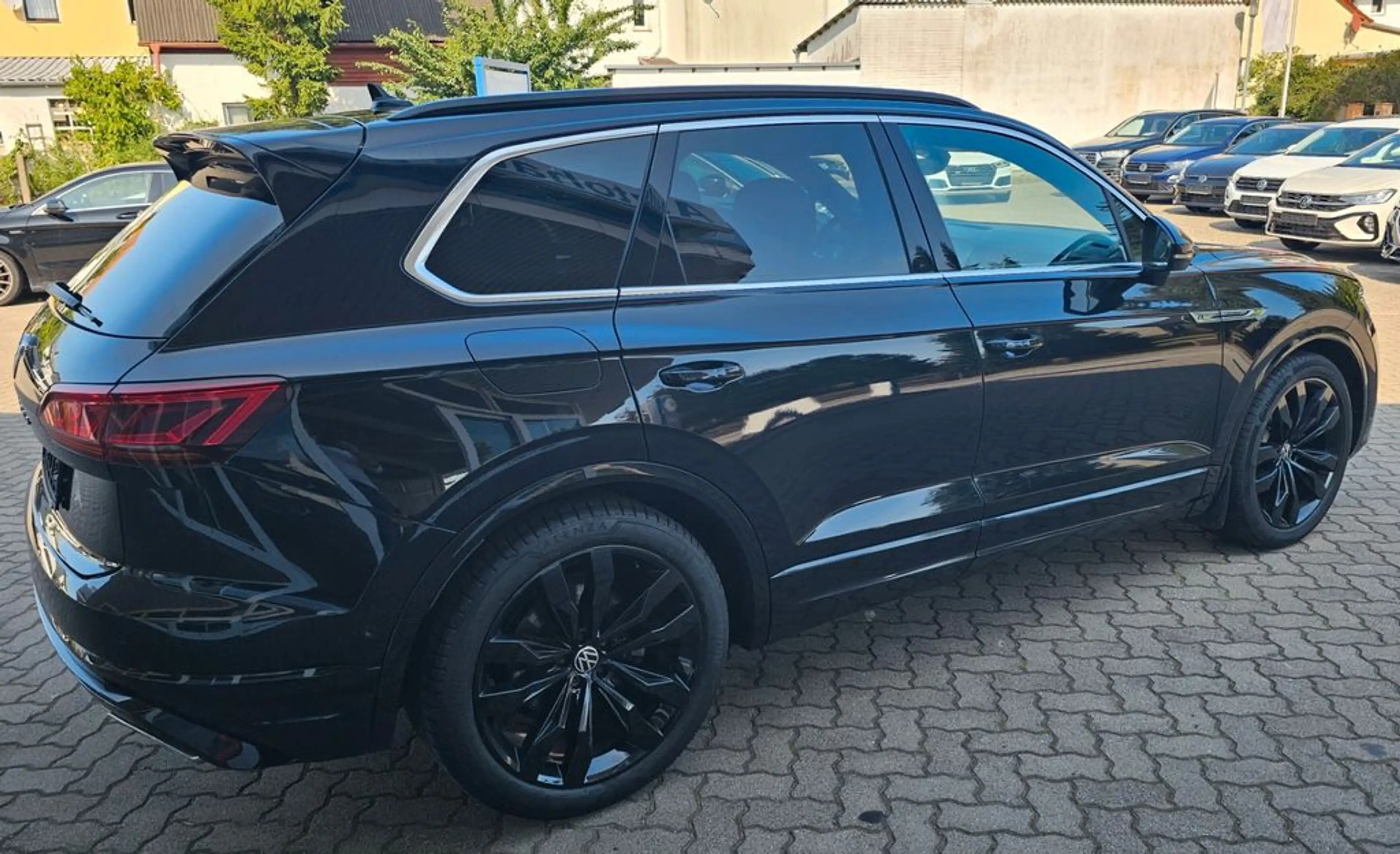 Volkswagen Touareg R-Line 4Motion — photo 5
