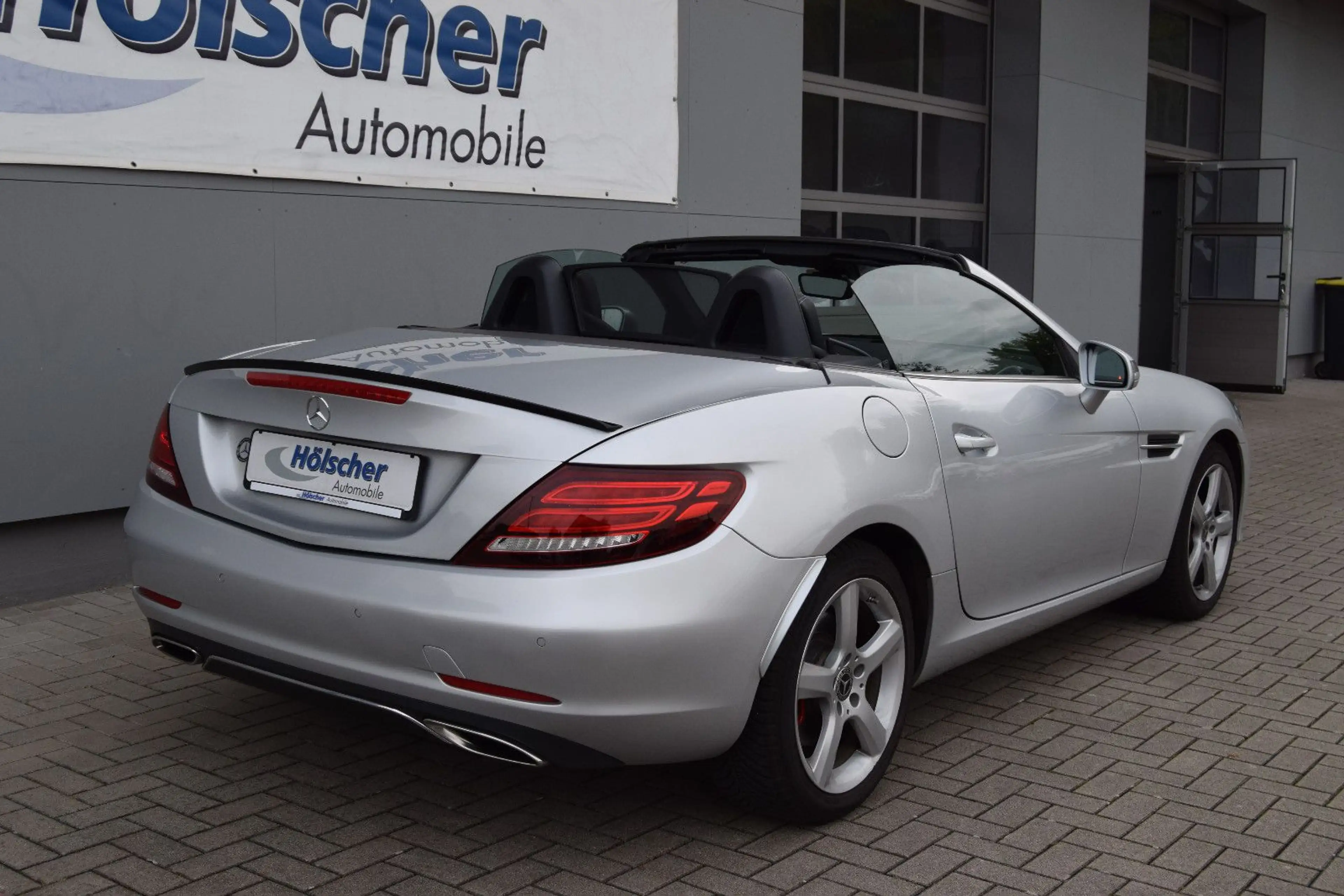 Mercedes-Benz SLC 180 !AUTOMATIK!Navi,Xenon,Panorama,Leder, — photo 2