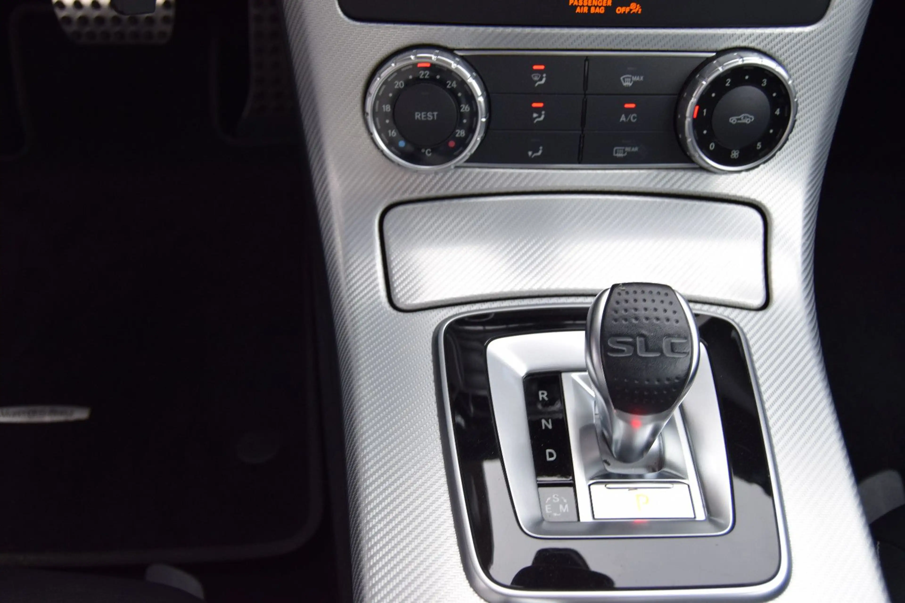 Mercedes-Benz SLC 180 !AUTOMATIK!Navi,Xenon,Panorama,Leder, — photo 15