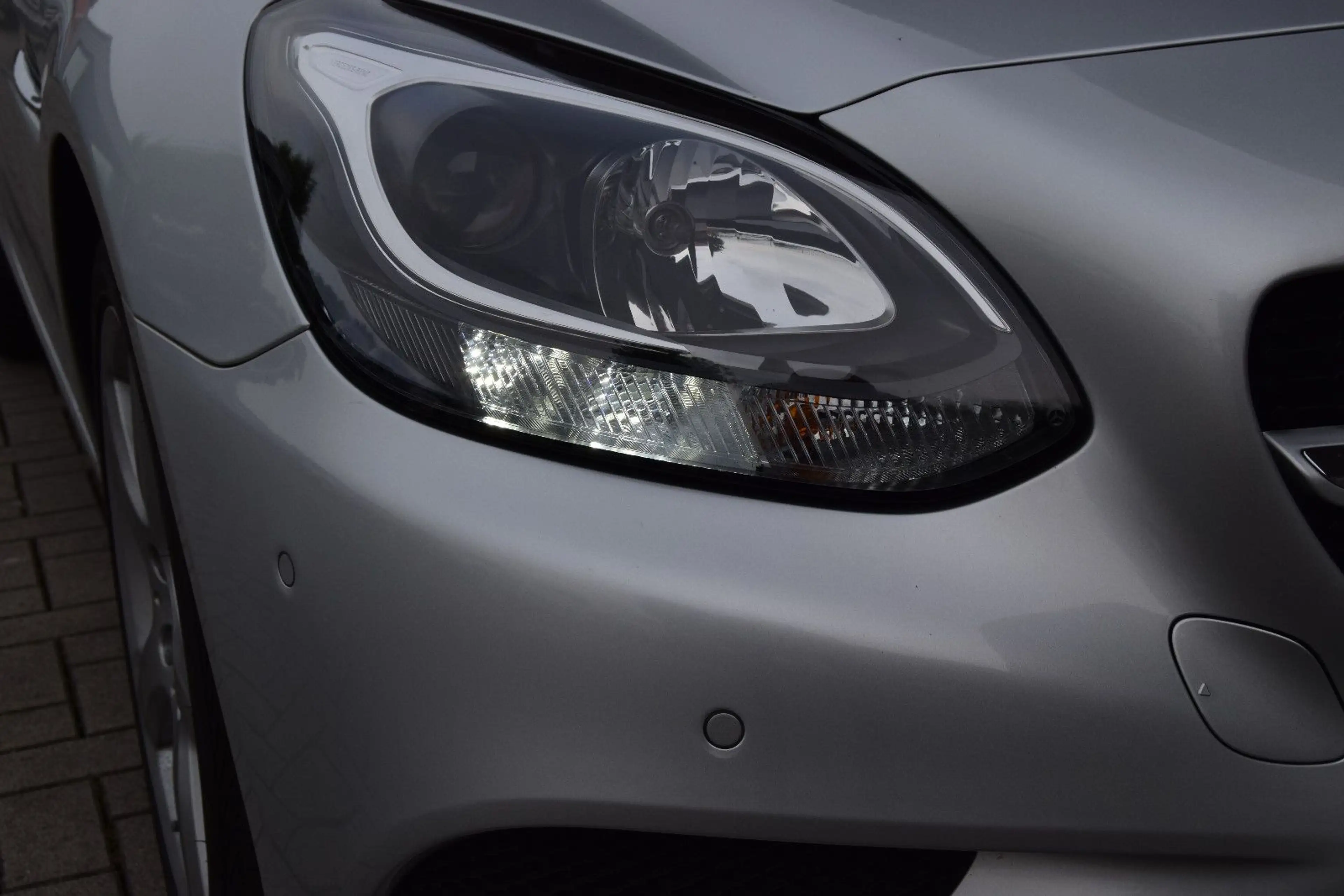 Mercedes-Benz SLC 180 !AUTOMATIK!Navi,Xenon,Panorama,Leder, — photo 7