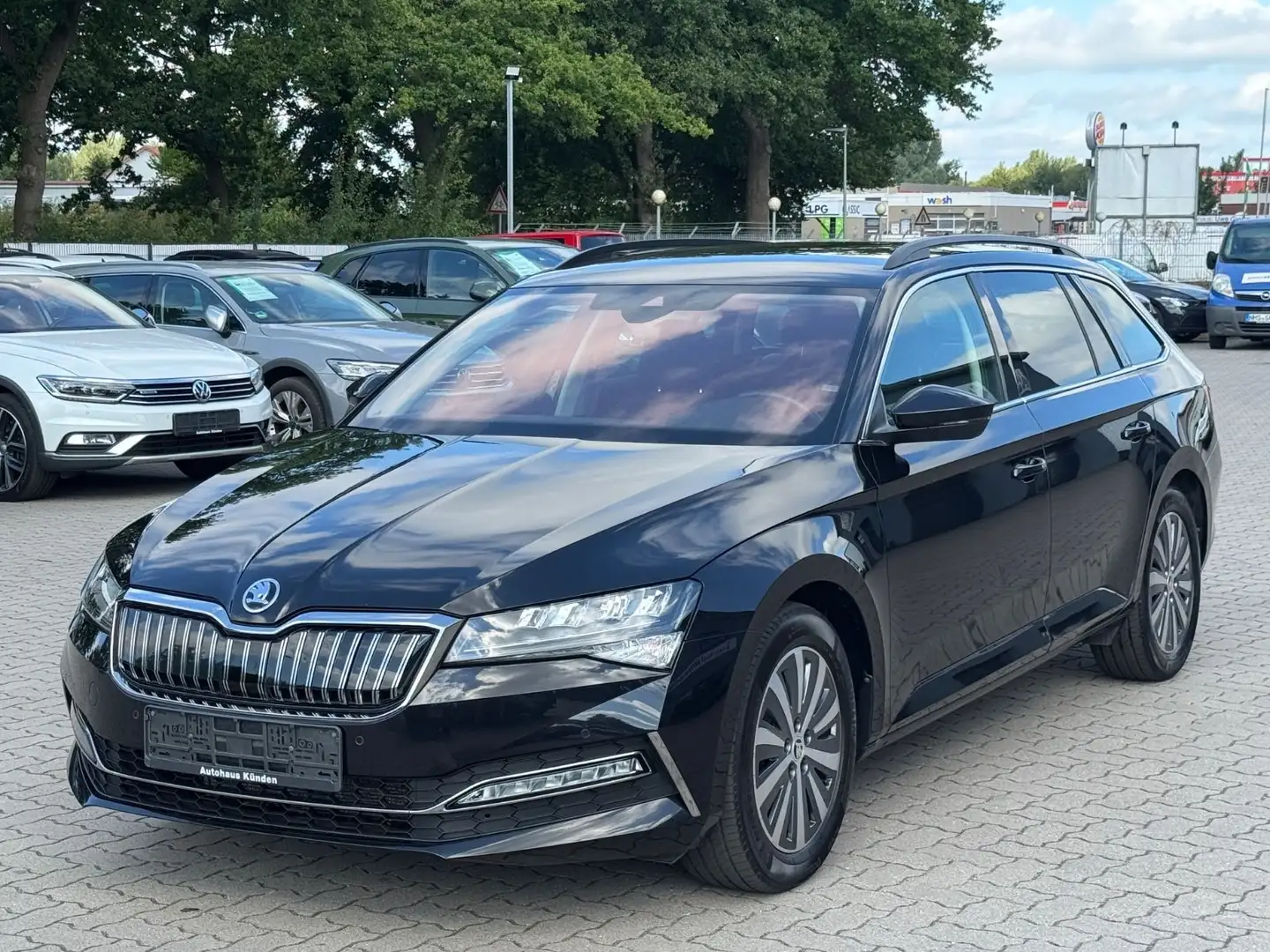Skoda Superb 1.4 TSI Combi iV °StdHz°AHK°Canton°ACC° Schwarz - 1