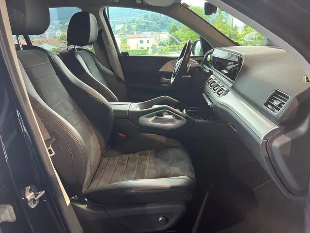 Mercedes-Benz 300 view 7