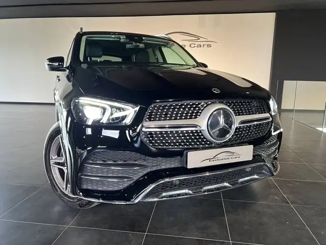 Mercedes-Benz 300 view 3