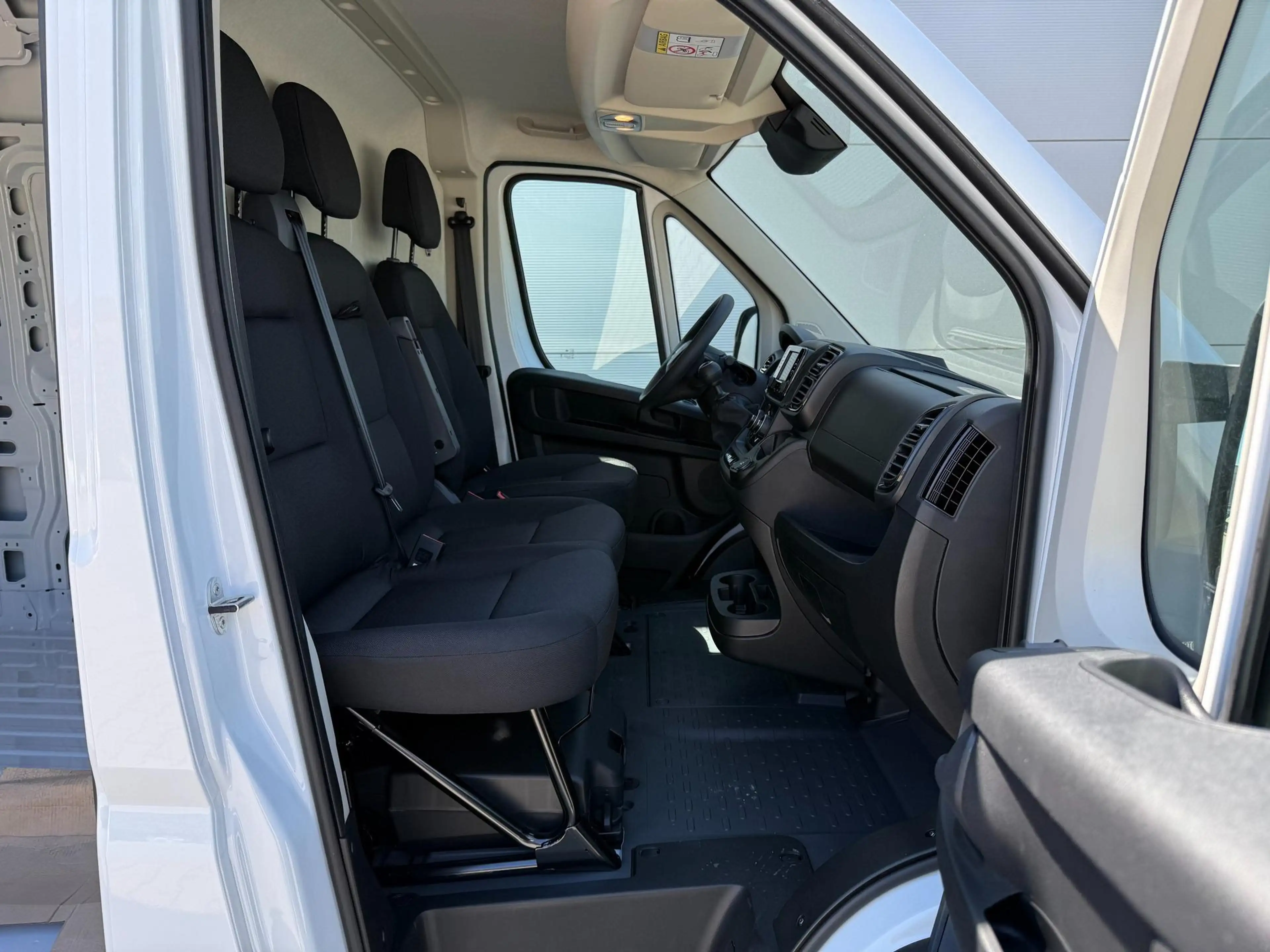 Fiat Ducato L2H2 3.5T Maxi 2.2 Diesel 103kW (140PS) Radio, ... — photo 10
