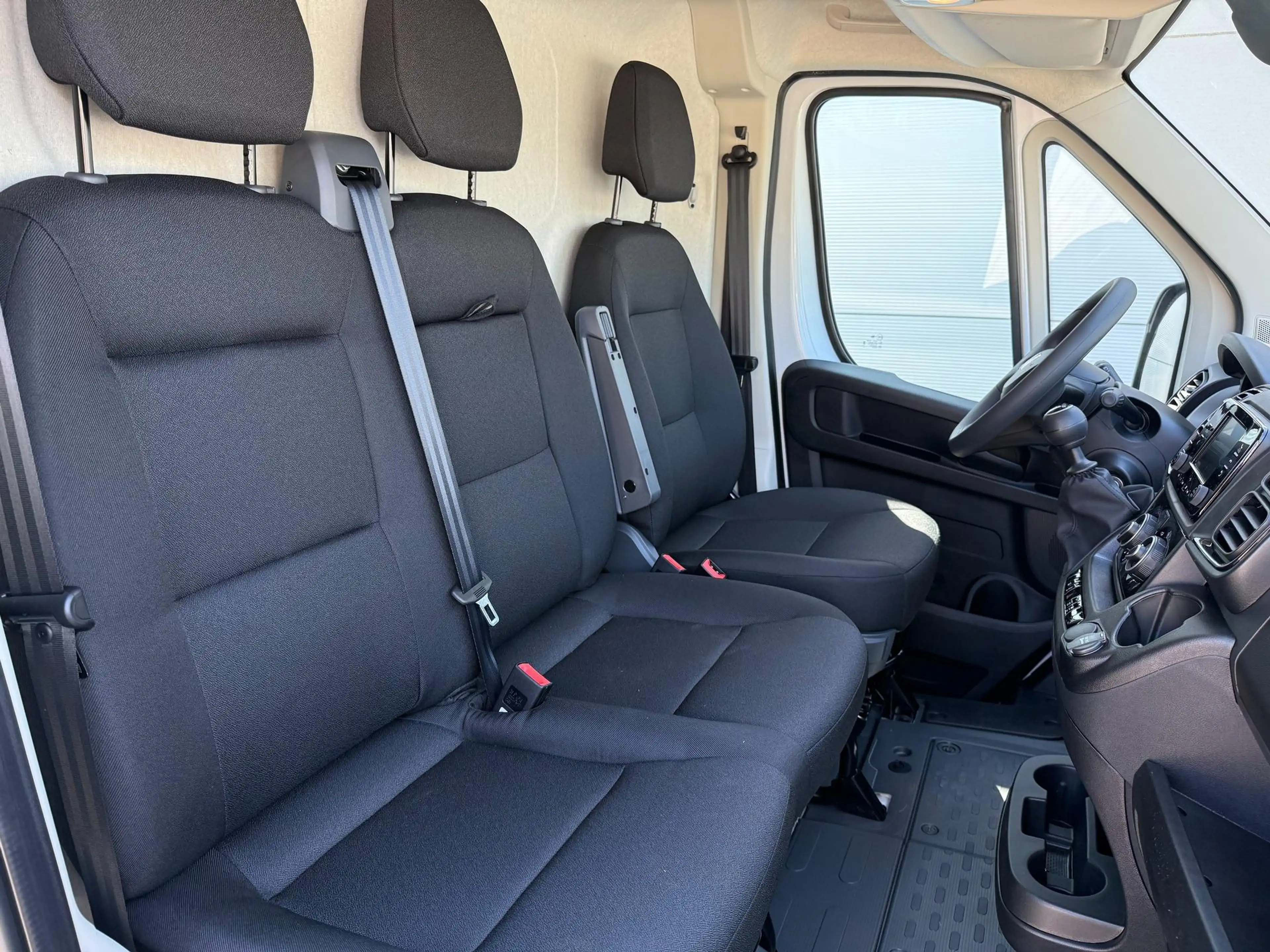 Fiat Ducato L2H2 3.5T Maxi 2.2 Diesel 103kW (140PS) Radio, ... — photo 12
