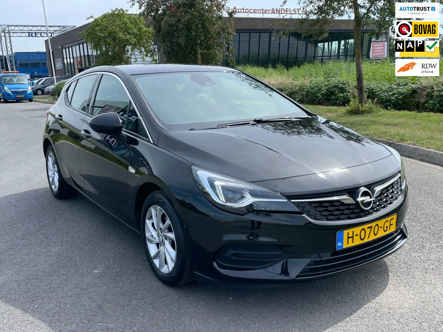 Opel Astra 1.2 Elegance, 5drs, Cam, Cruise, Keyless, Carplay, Noir - 1