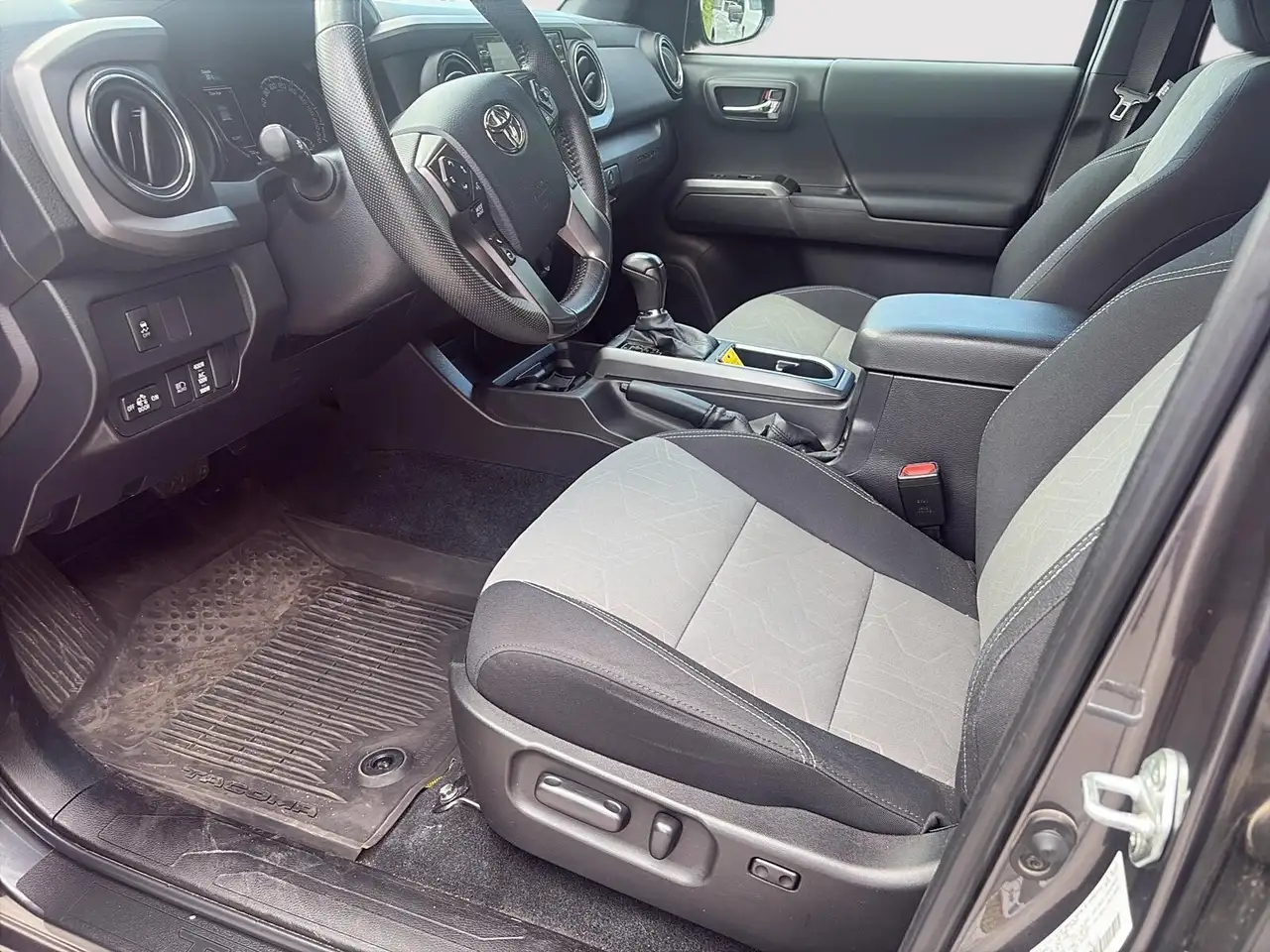 Toyota Tacoma photo Toyota Tacoma