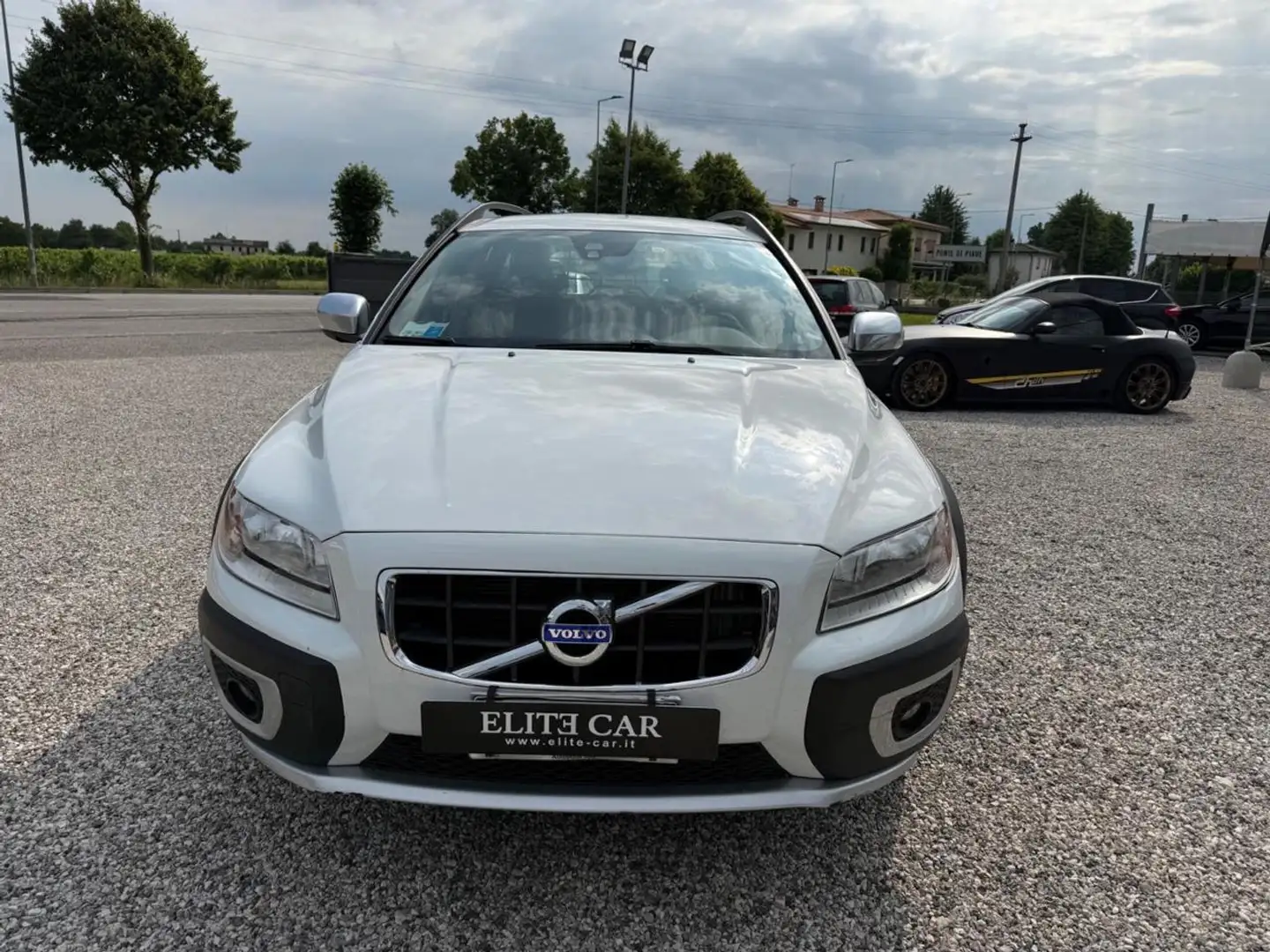 Volvo XC70 D4 AWD Momentum Bianco - 2
