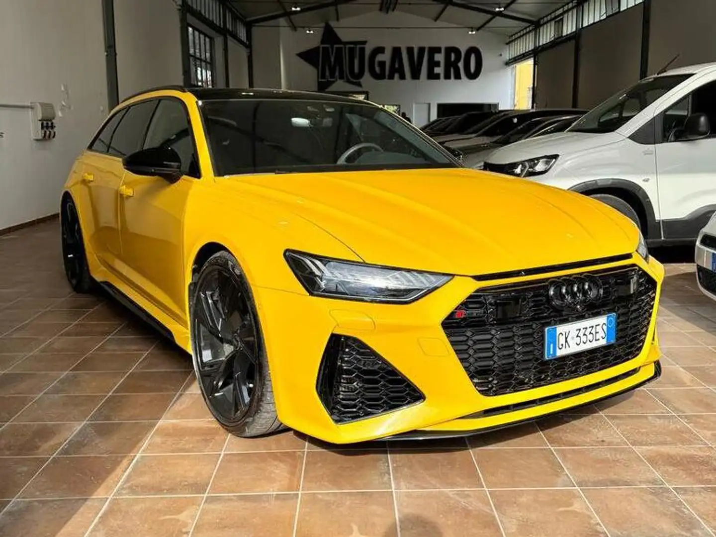 Audi RS6 AVANT 4.0mhev QUATTRO TIPTRONIC Jaune - 1