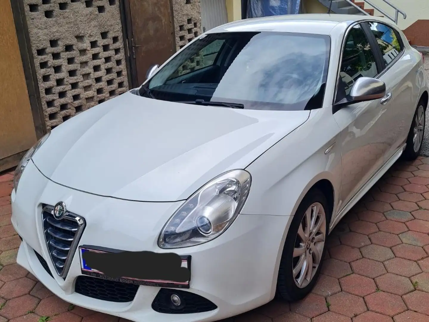 Alfa Romeo Giulietta Giulietta 1,6 JTDM-2 Super Edizione Super Edizione Weiß - 1