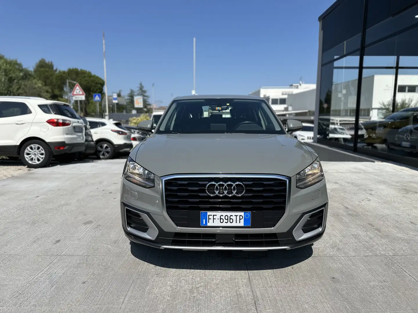 Audi Q2 1.6 tdi Business s-tronic Grigio - 1