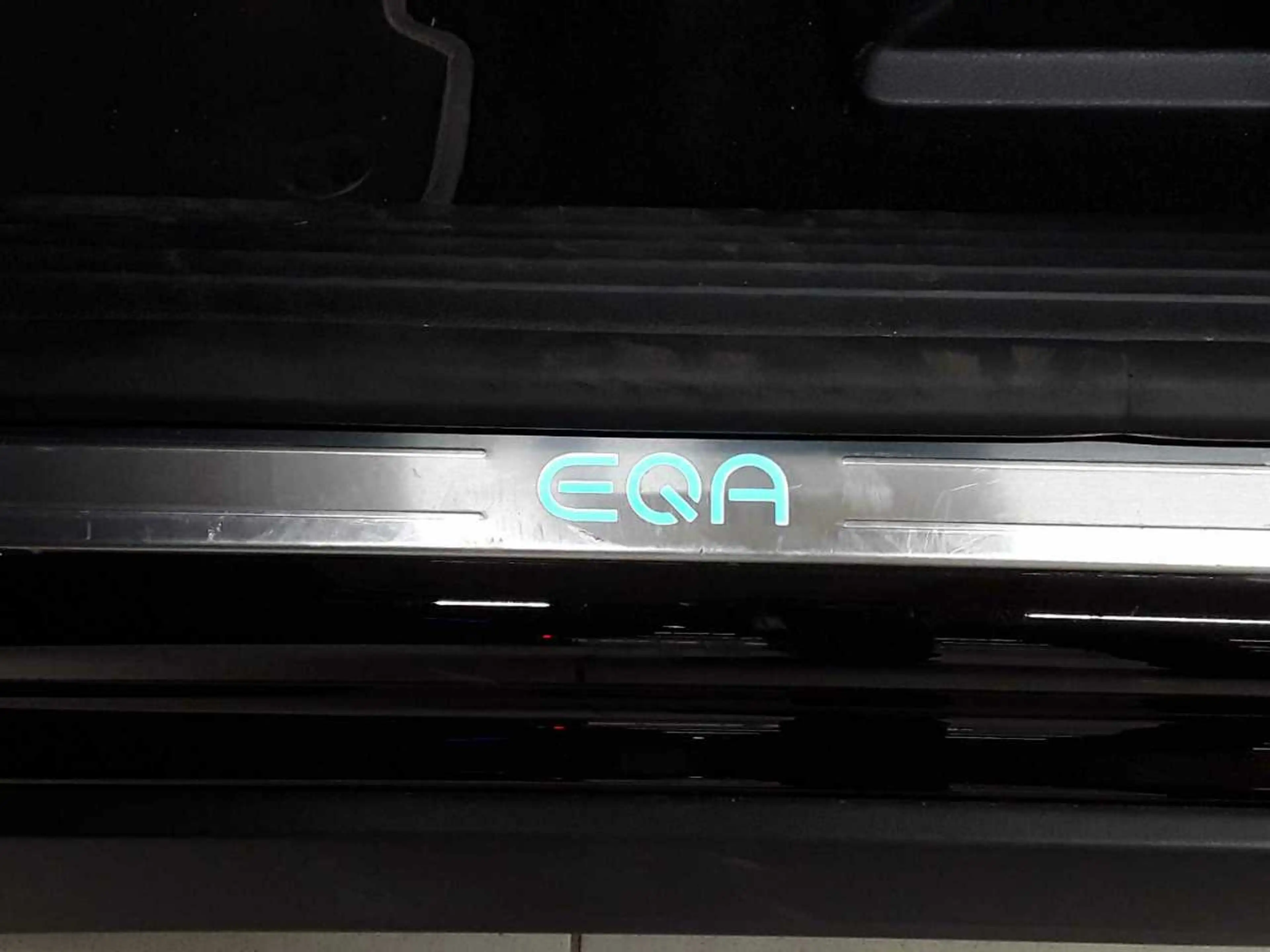 Mercedes-Benz EQA 300 EQA 300 4Matic Electric Art ParkP SHZ NAV — photo 18