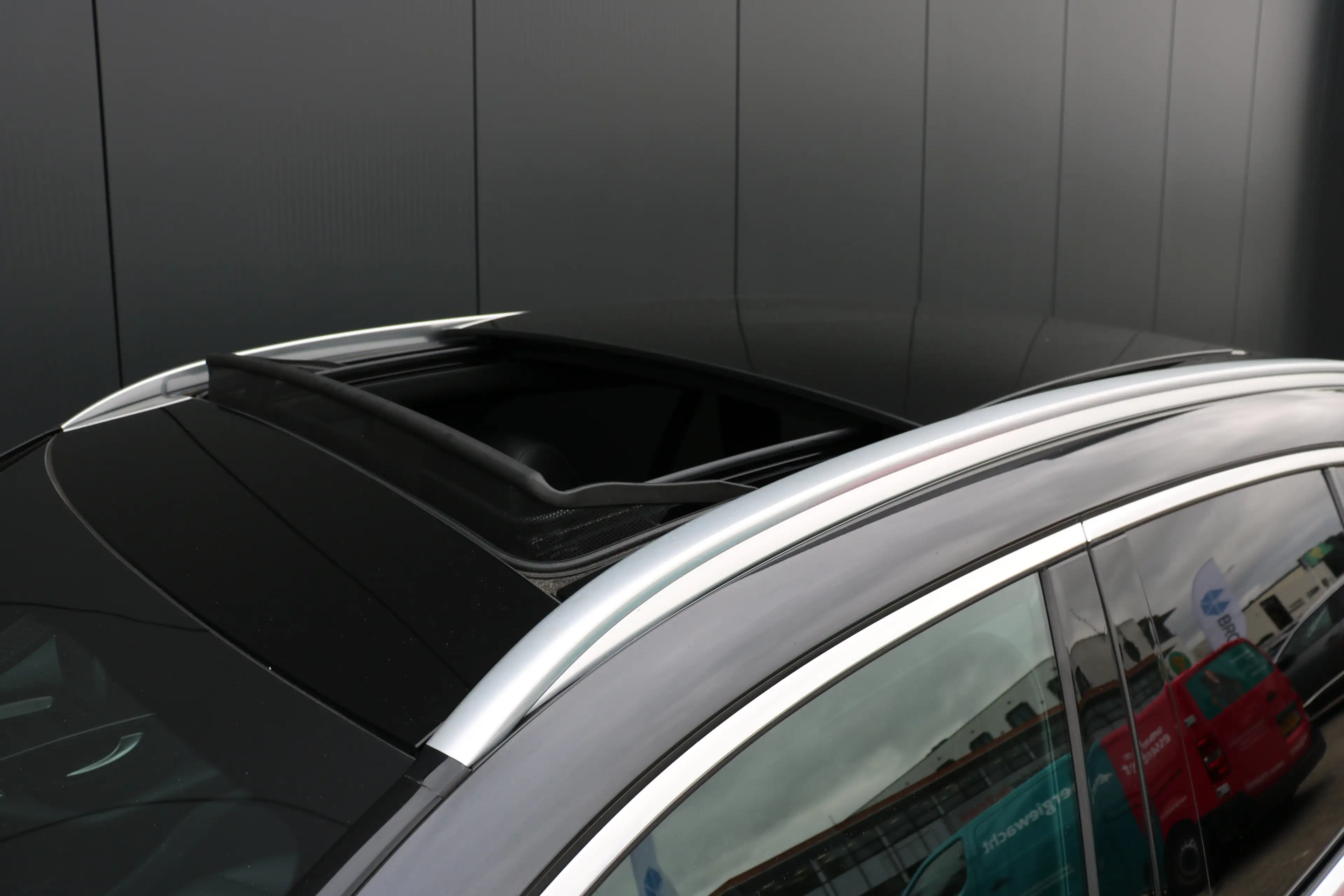 Mercedes-Benz GLC 300 300e 4MATIC 320pk | Camera 360 Graden | Navi | Pan — photo 7