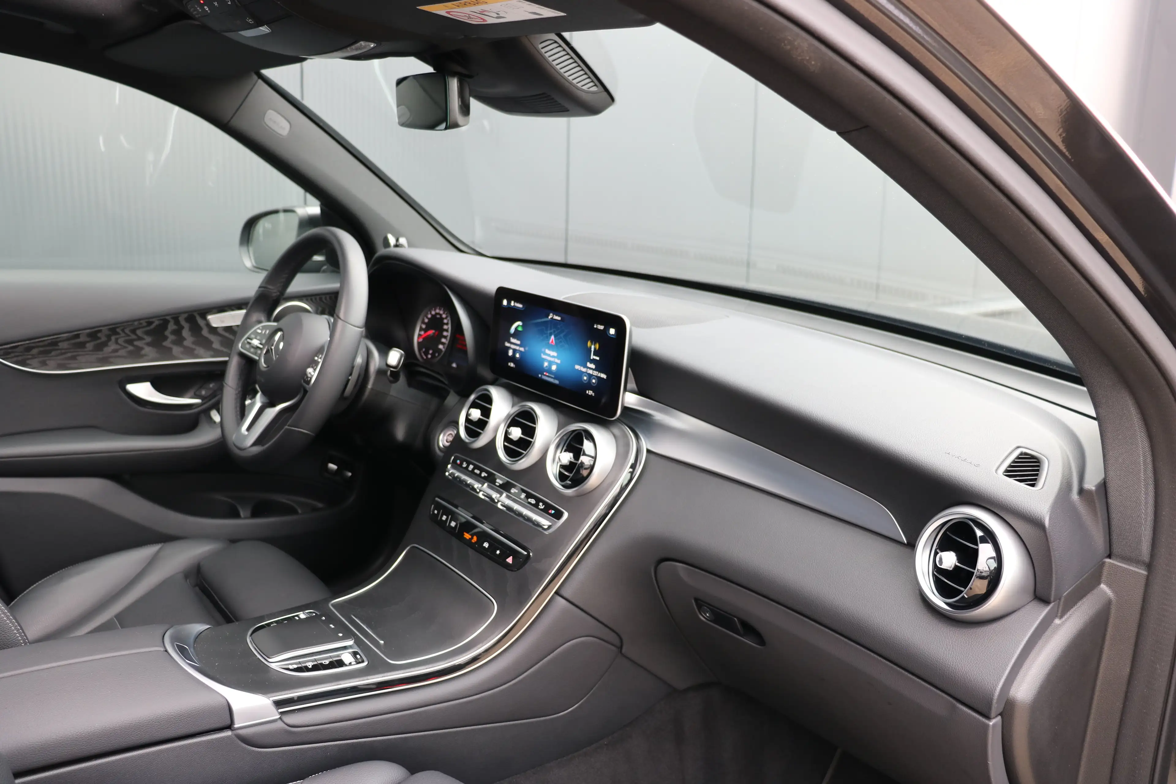 Mercedes-Benz GLC 300 300e 4MATIC 320pk | Camera 360 Graden | Navi | Pan — photo 10
