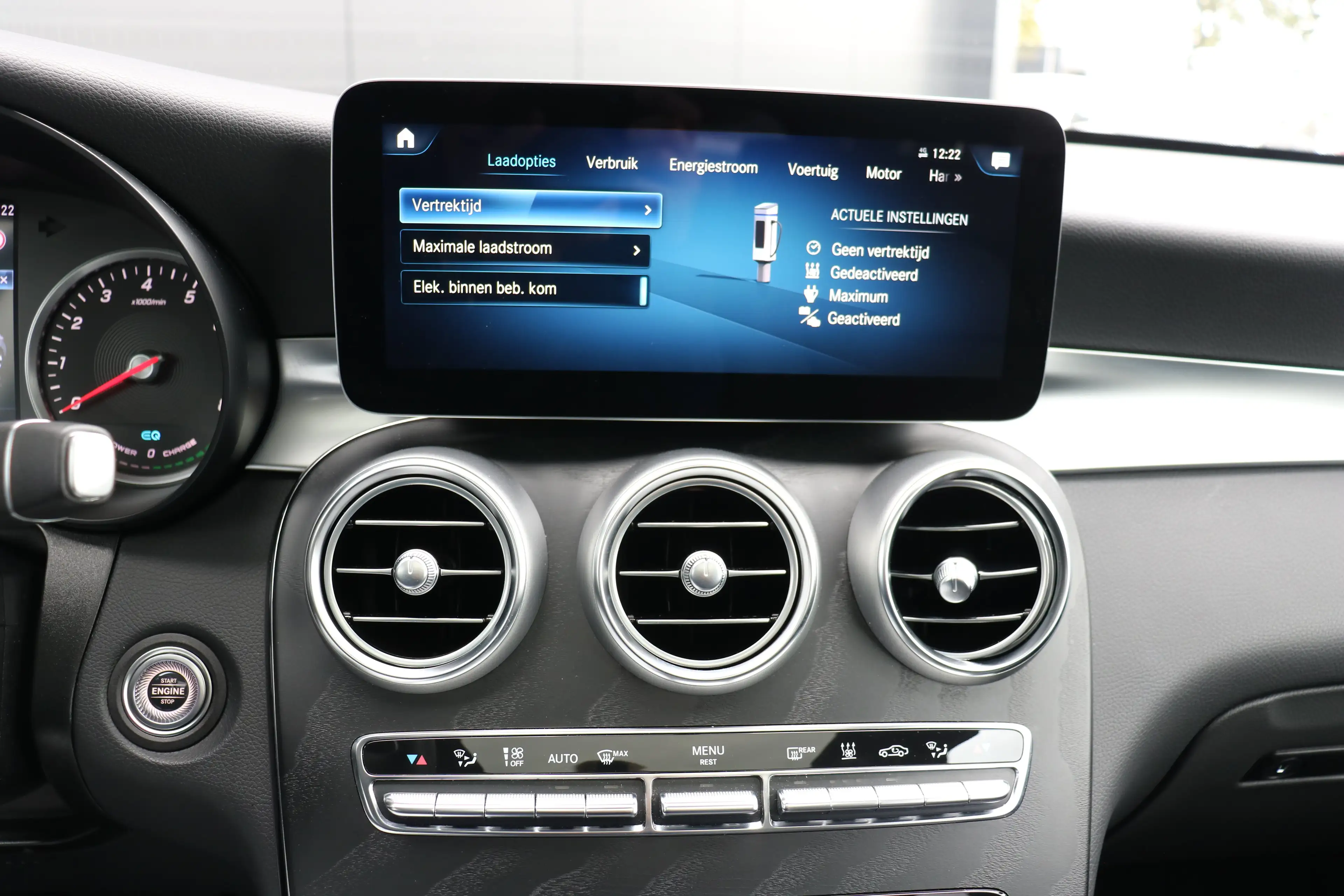 Mercedes-Benz GLC 300 300e 4MATIC 320pk | Camera 360 Graden | Navi | Pan — photo 37