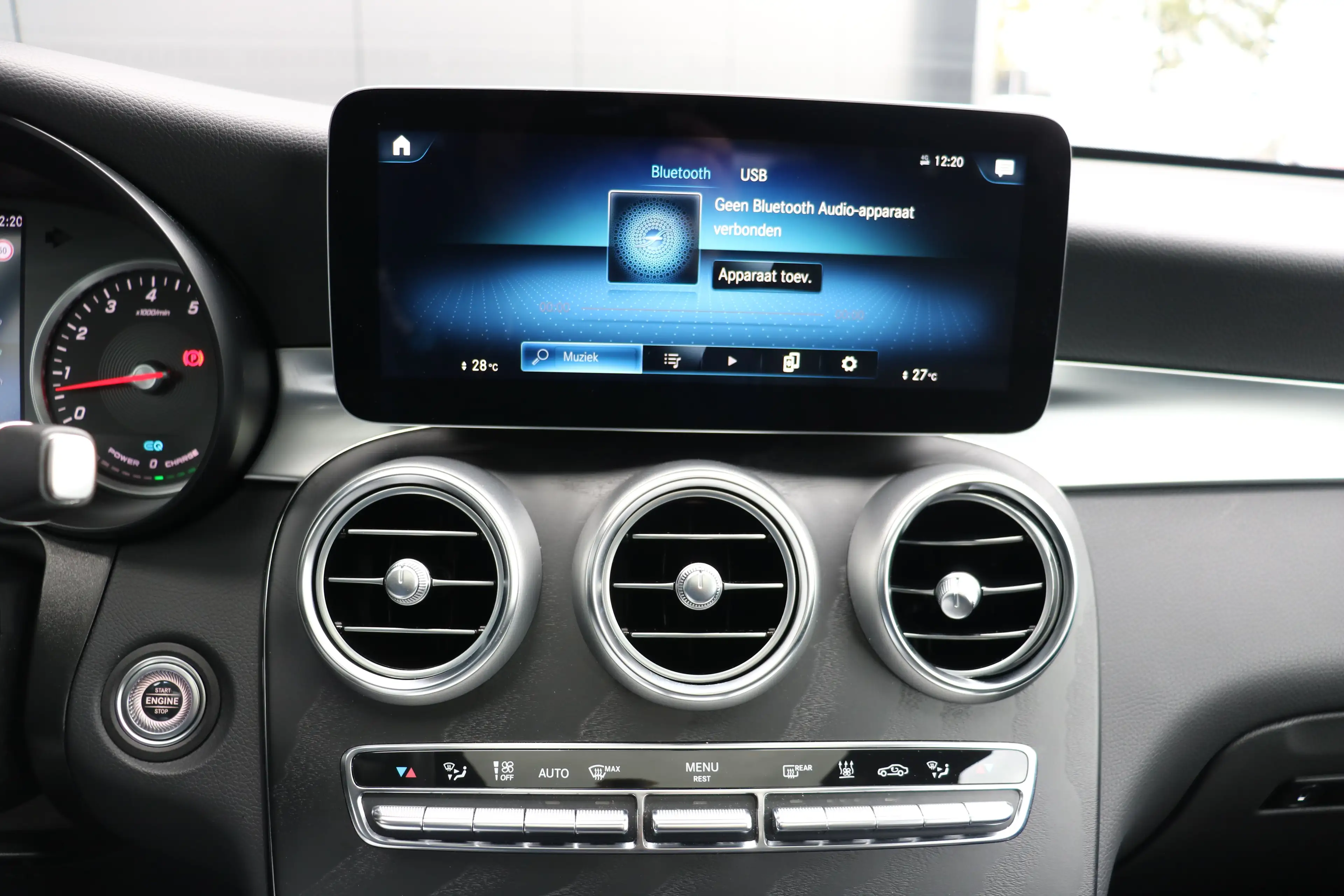 Mercedes-Benz GLC 300 300e 4MATIC 320pk | Camera 360 Graden | Navi | Pan — photo 35
