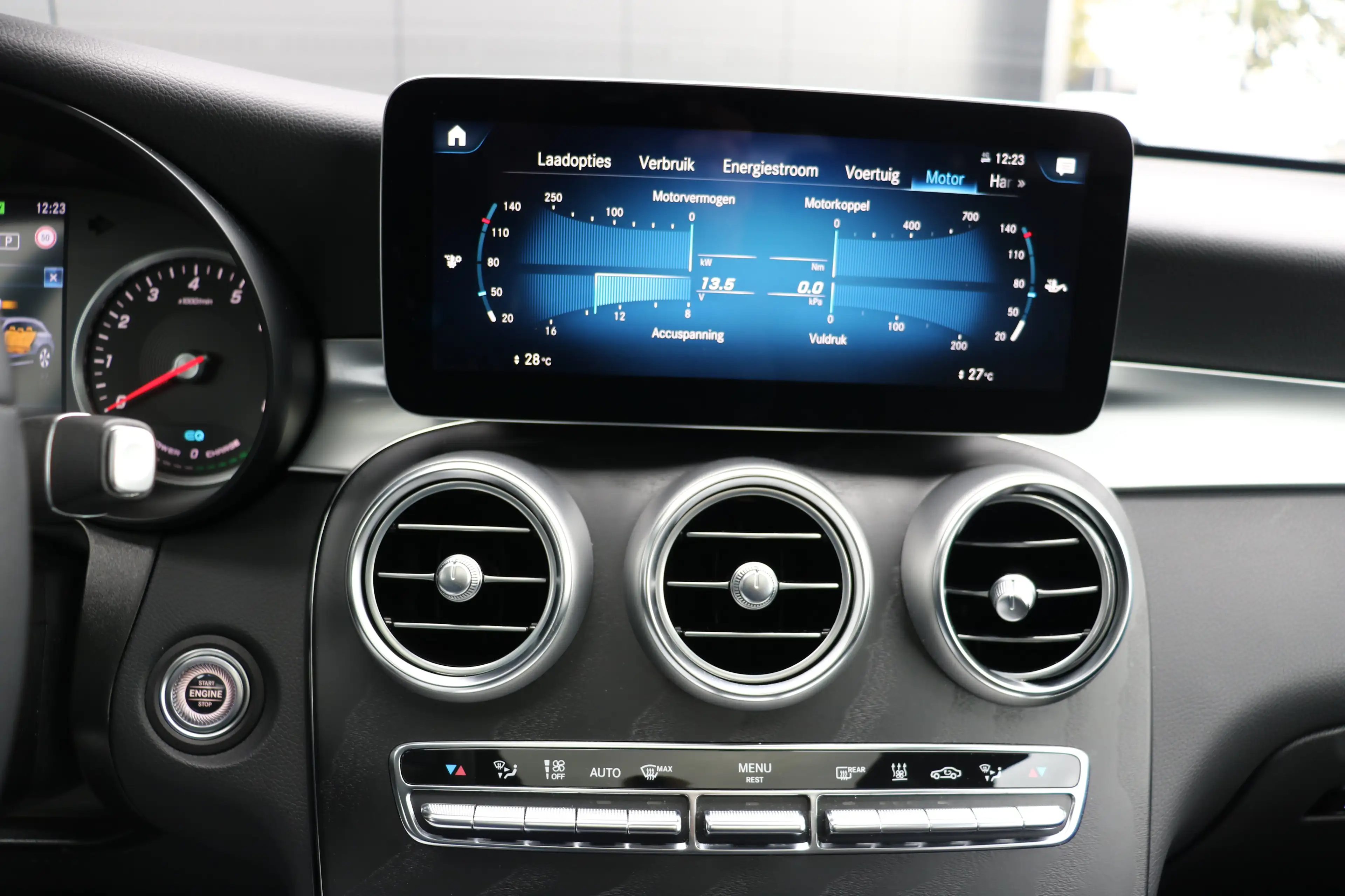 Mercedes-Benz GLC 300 300e 4MATIC 320pk | Camera 360 Graden | Navi | Pan — photo 41
