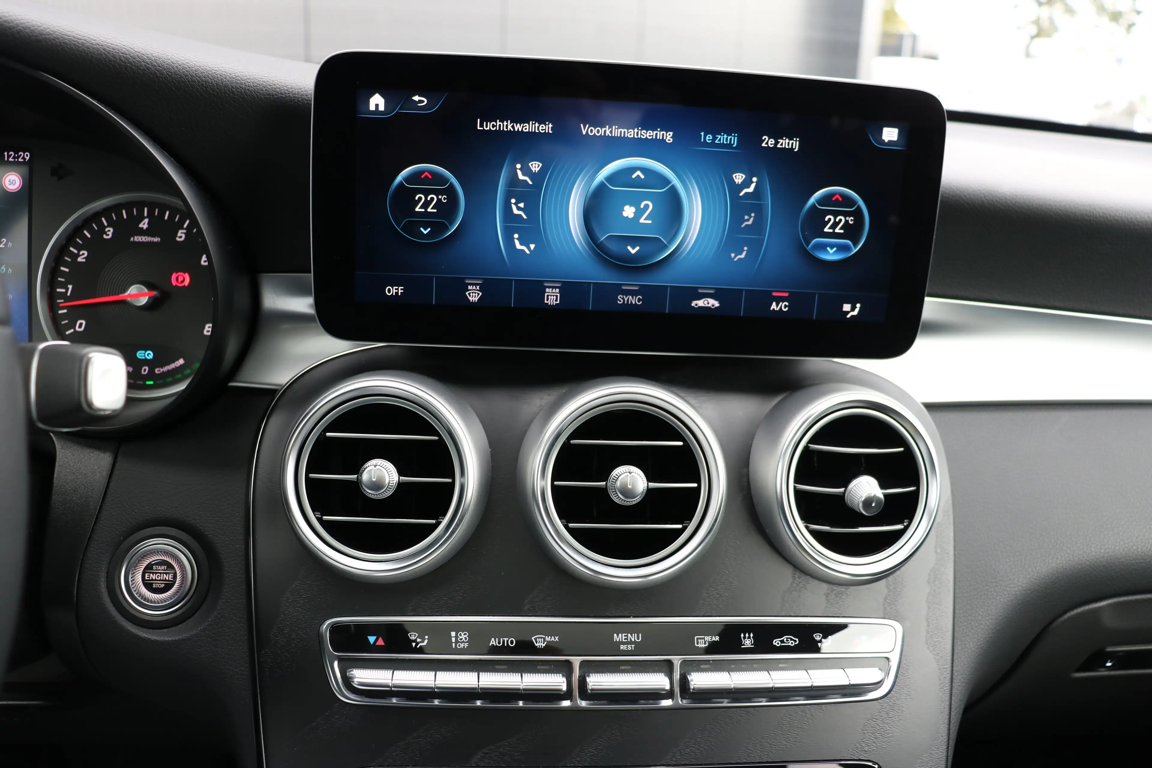 Mercedes-Benz GLC 300 300e 4MATIC 320pk | Camera 360 Graden | Navi | Pan — photo 50