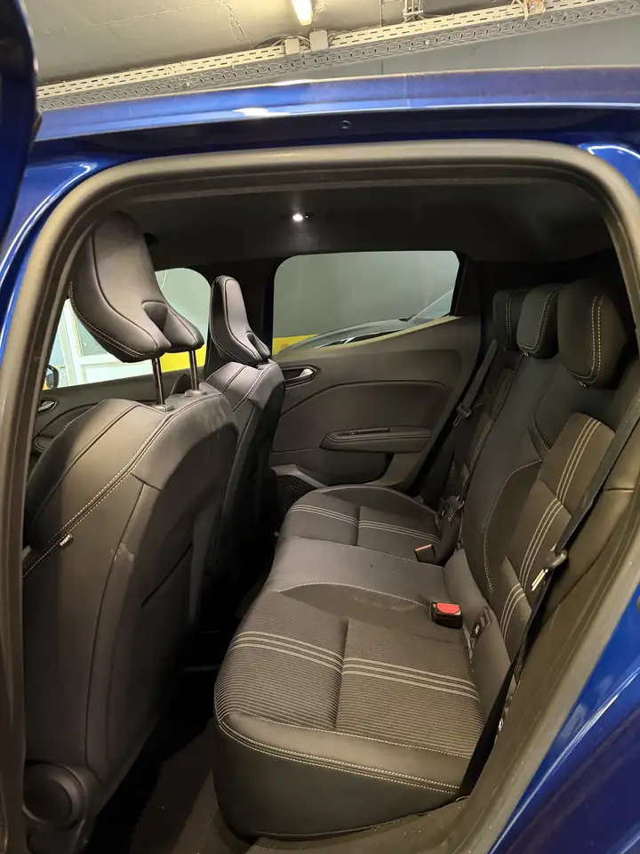 Renault Clio Citadine 3 portes — photo 6