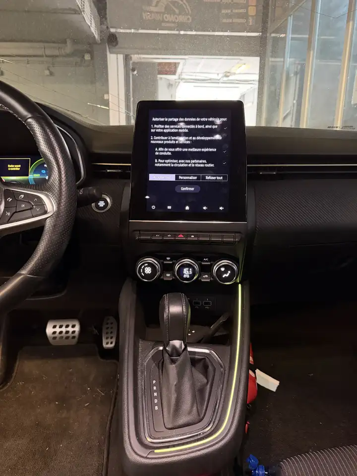 Renault Clio Citadine 3 portes — photo 10