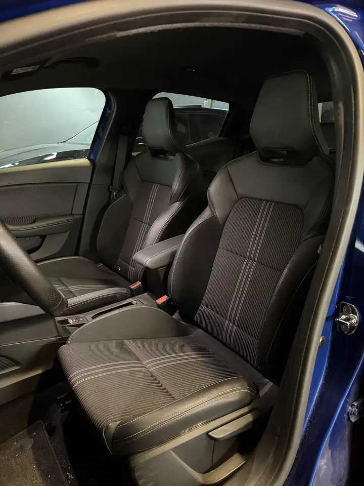 Renault Clio Citadine 3 portes — photo 7