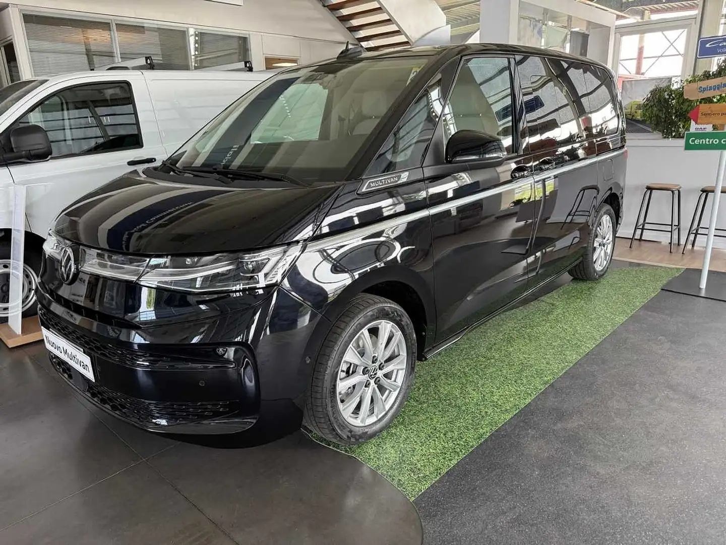 Volkswagen Multivan 7ª '21 1.5 PHEV DSG 4Motion Style Negro - 2
