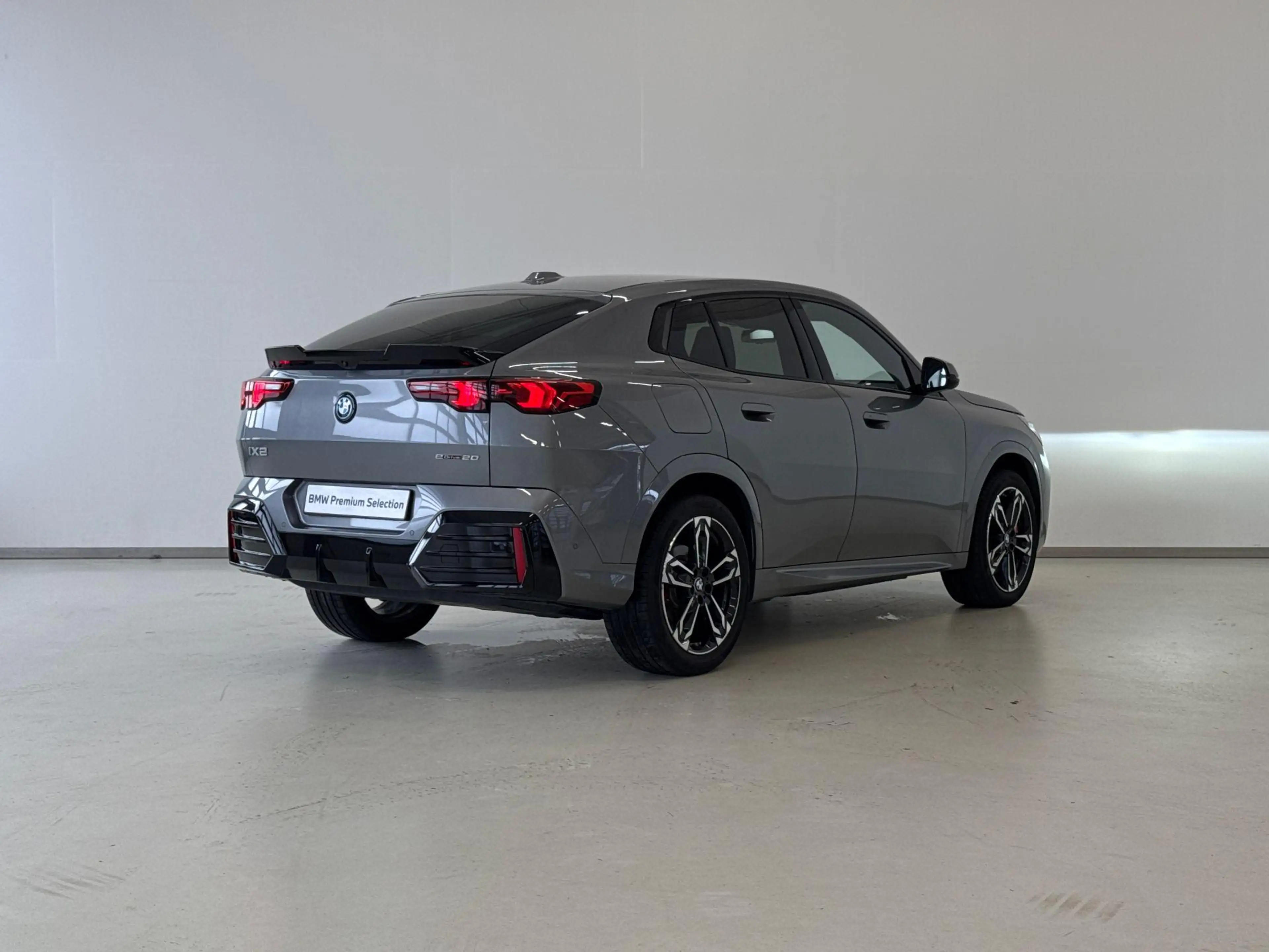 BMW iX2 eDrive20 67 kWh M Sport Edition — photo 6