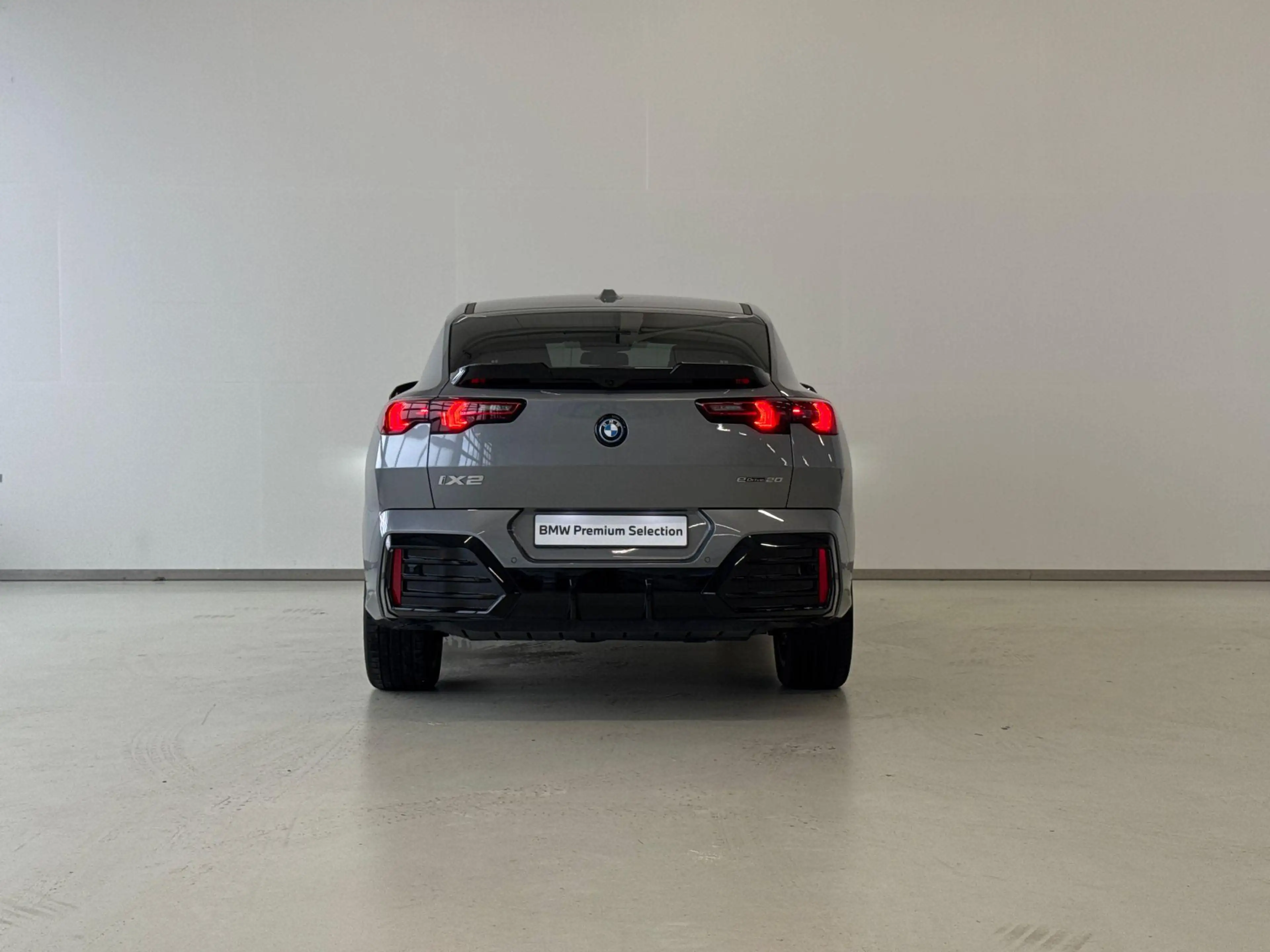 BMW iX2 eDrive20 67 kWh M Sport Edition — photo 7