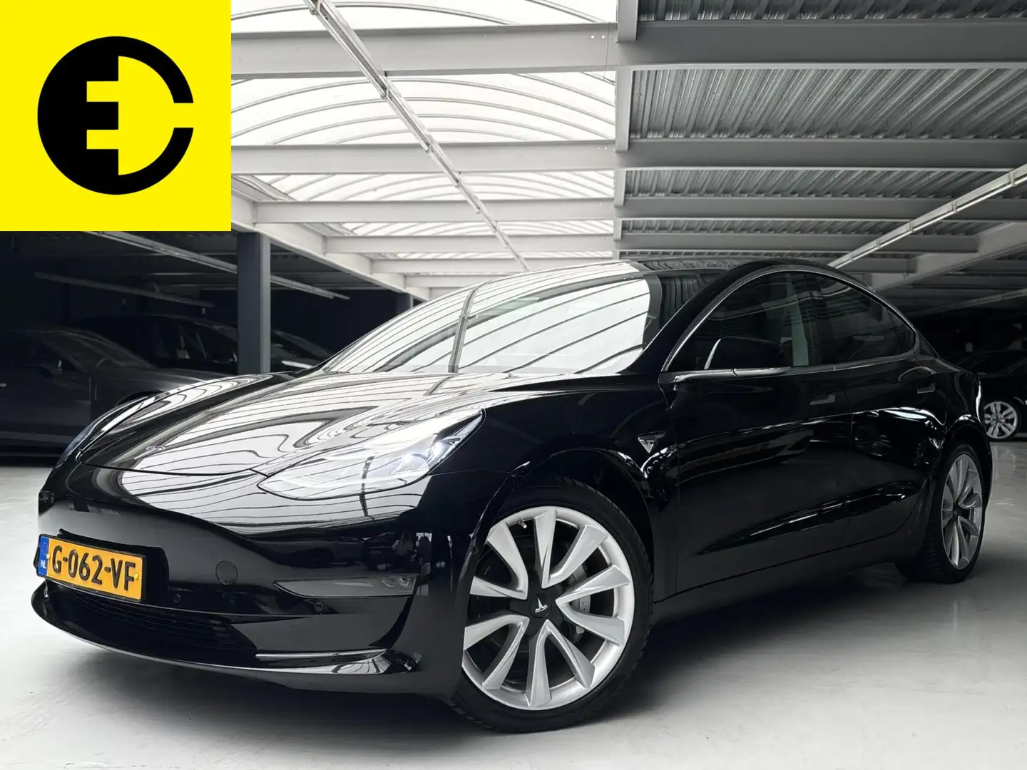 Tesla Model 3 Long Range AWD 75 kWh | Trekhaak | Pano | Autopilo Zwart - 1