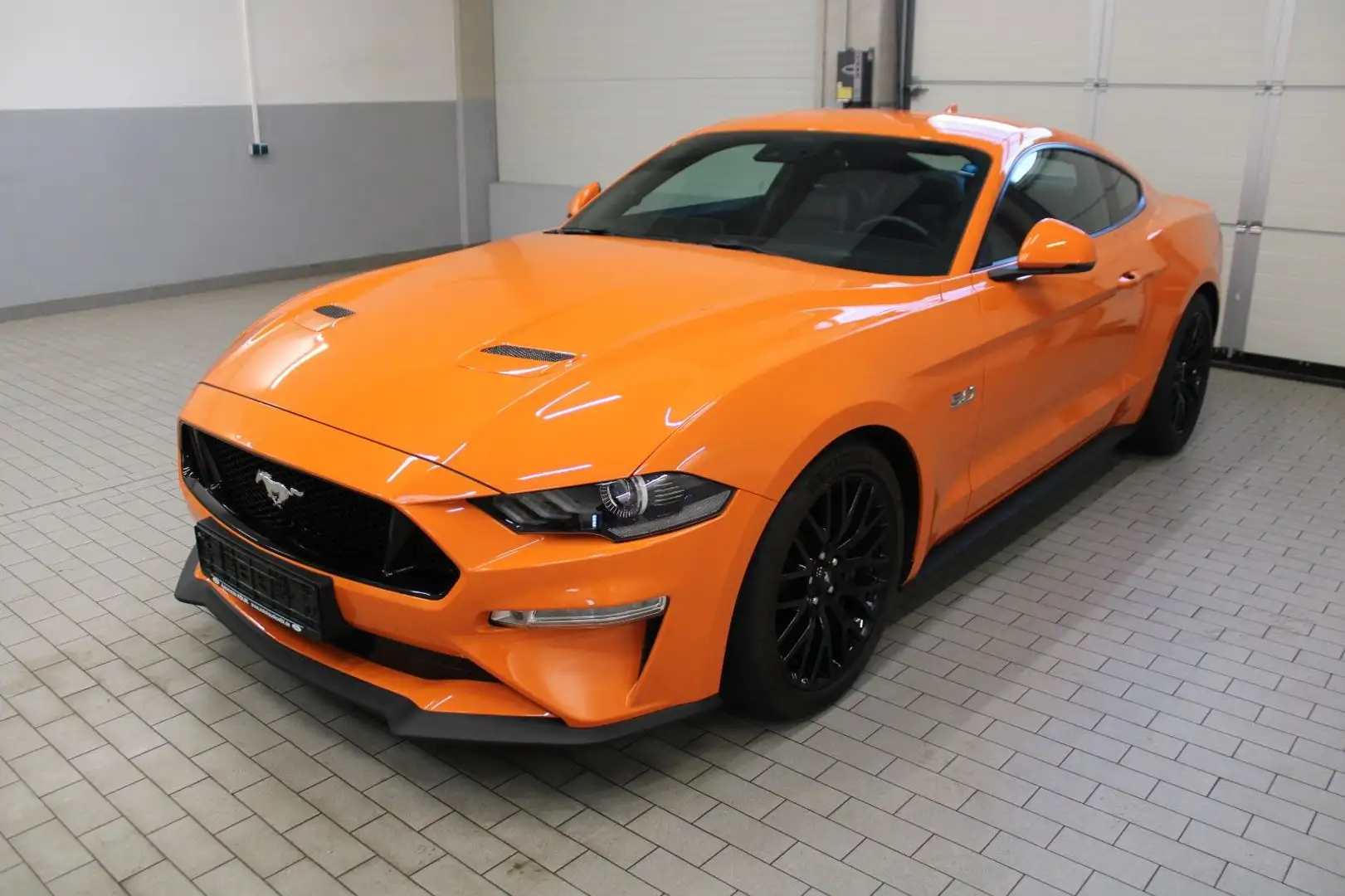 Ford Mustang Fastback GT V8 Aut/PREM-PK 2/MAGNE-RIDE/ Orange - 2
