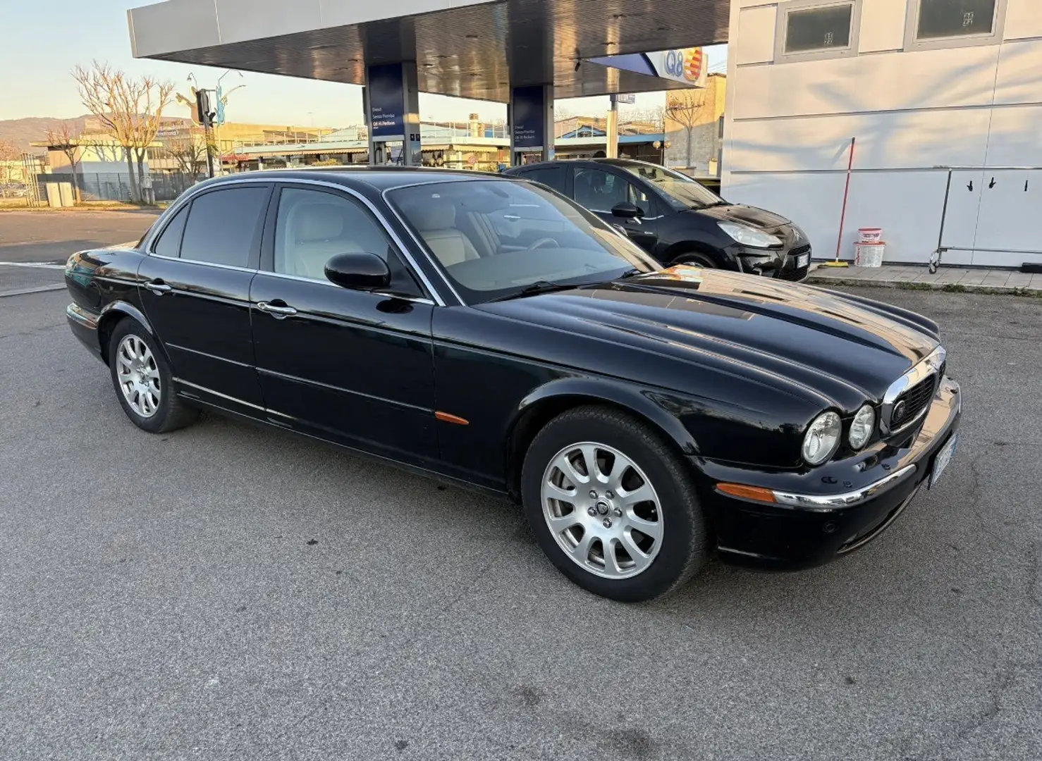 Jaguar XJ 3.0 benzina 6 cilindri a V Negro - 2