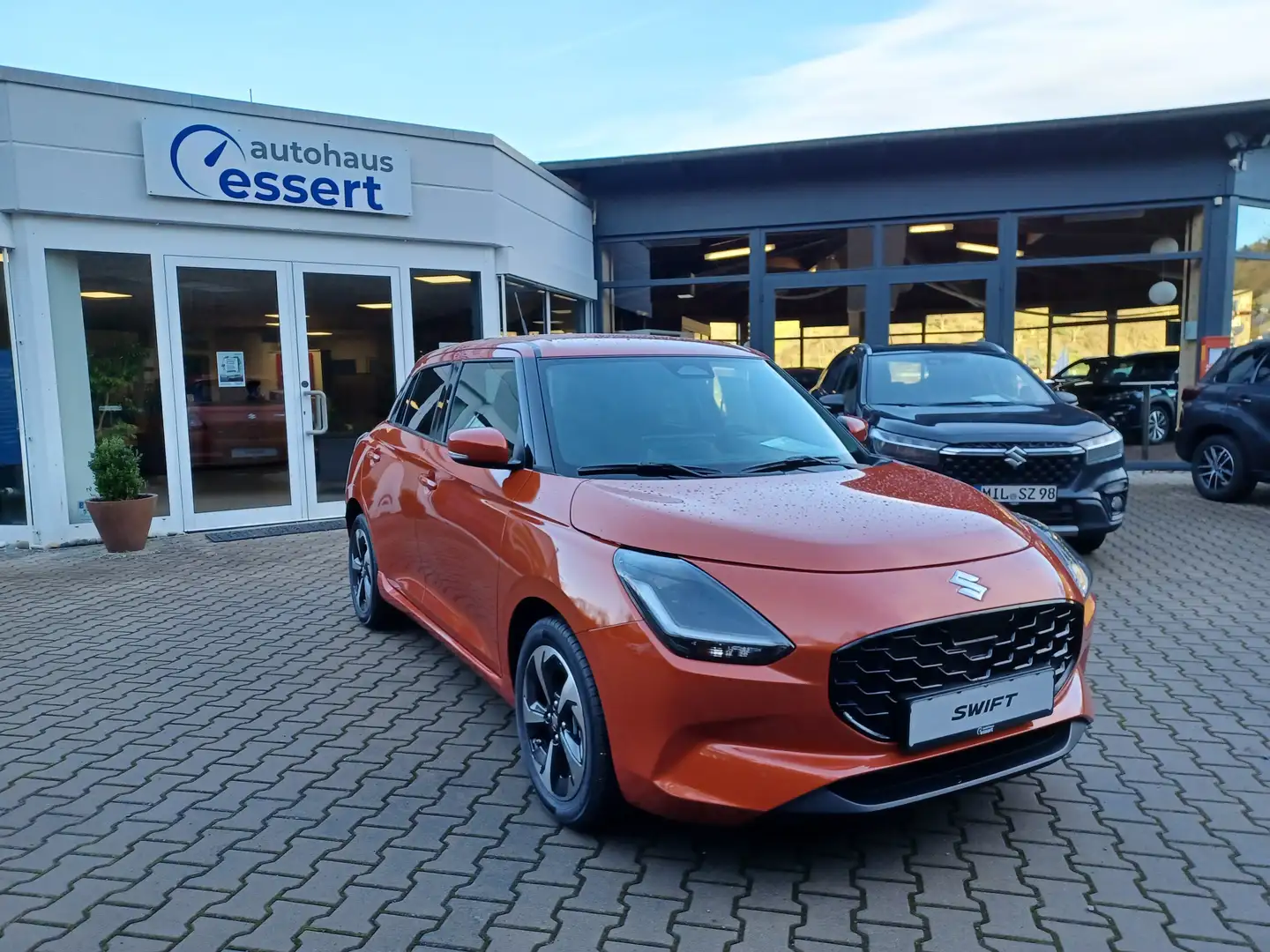 Suzuki Swift 1.2 Dualjet Hybrid Comfort+  Mit 5 J Gar. ab EZ Orange - 2