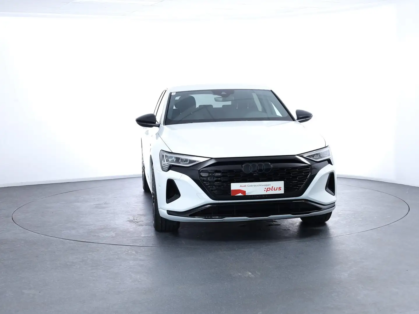 Audi Q8 50 e-tron quattro business Alb - 2