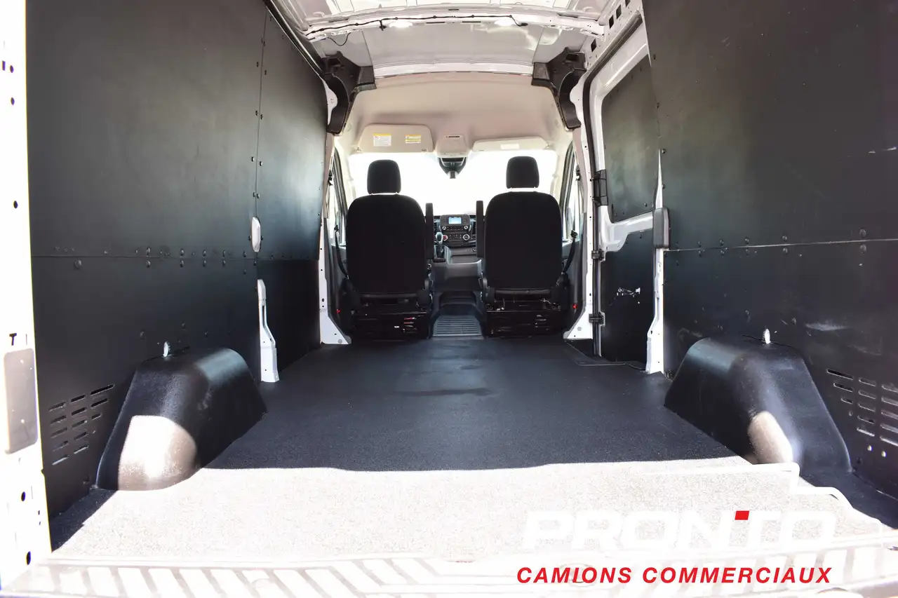 Ford Transit Cargo Van снимка Ford Transit Cargo Van